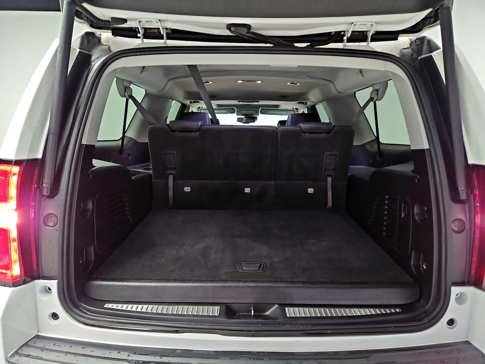 2020 Chevrolet Suburban LT - Photo 23