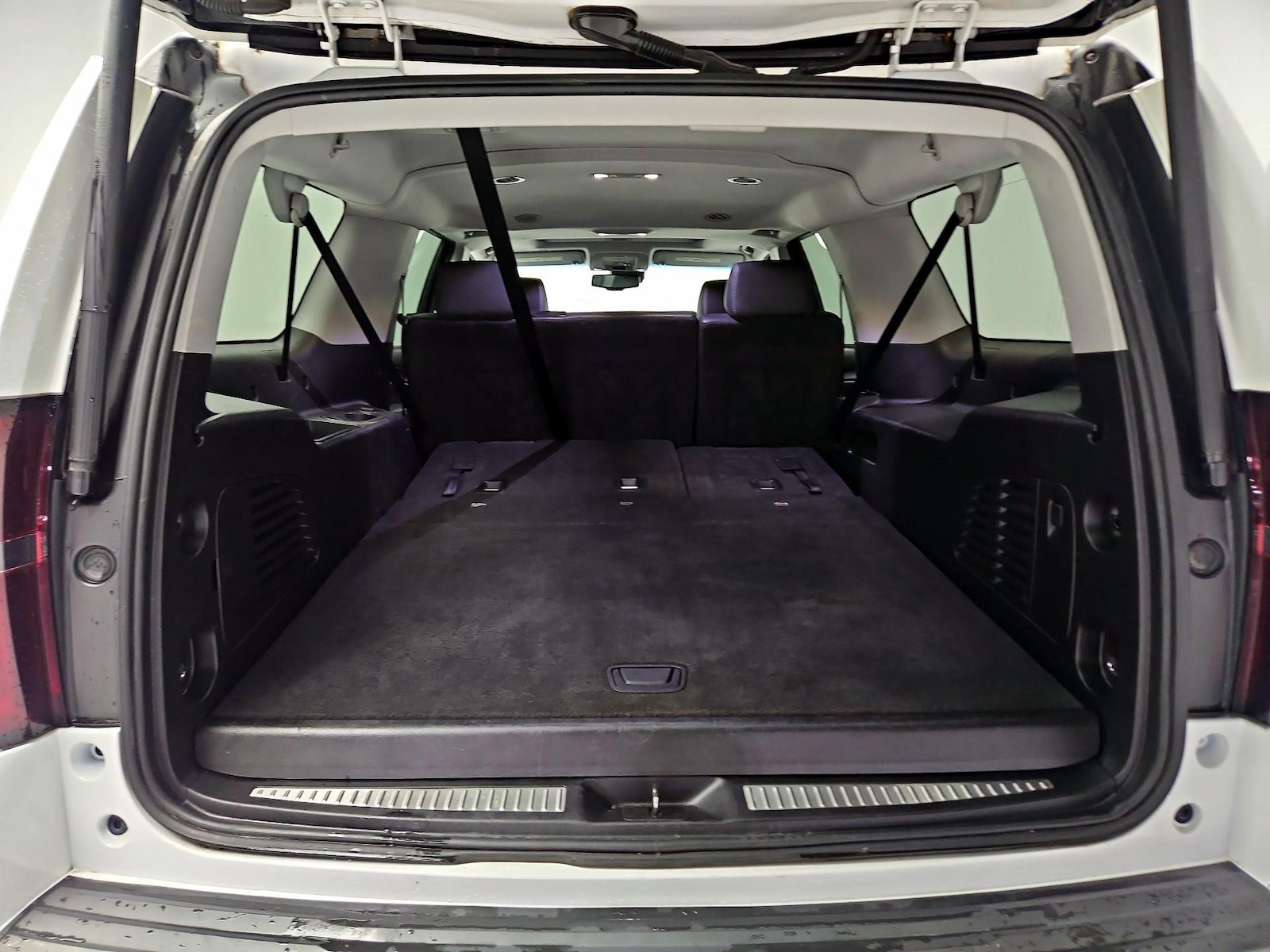 2020 Chevrolet Suburban LT - Photo 24