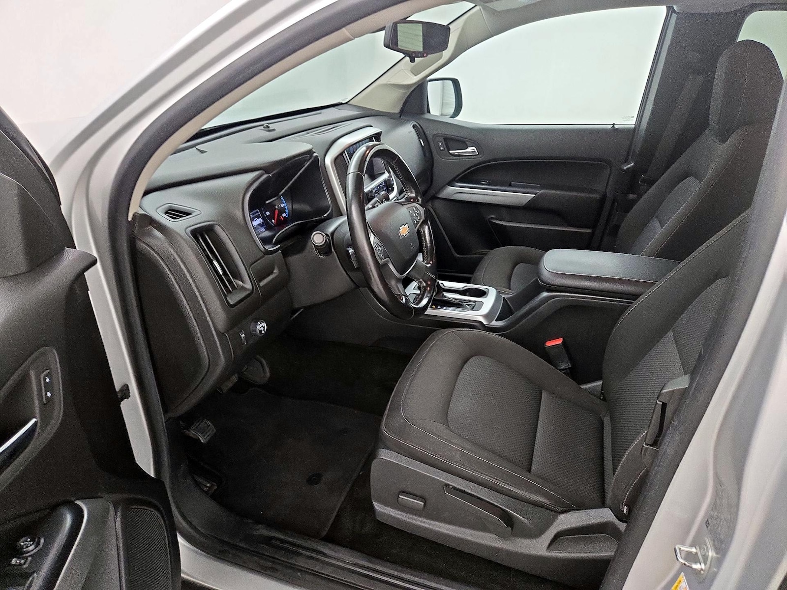 Power Seat(s) & Side Airbags