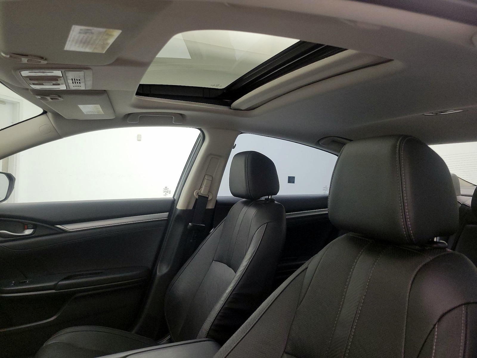 Sunroof(s) & Overhead Airbags