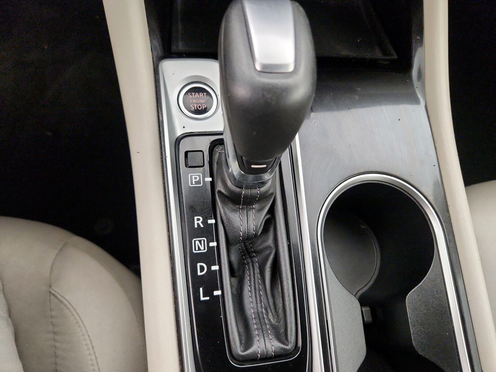 2020 Nissan Altima SV - Photo 18