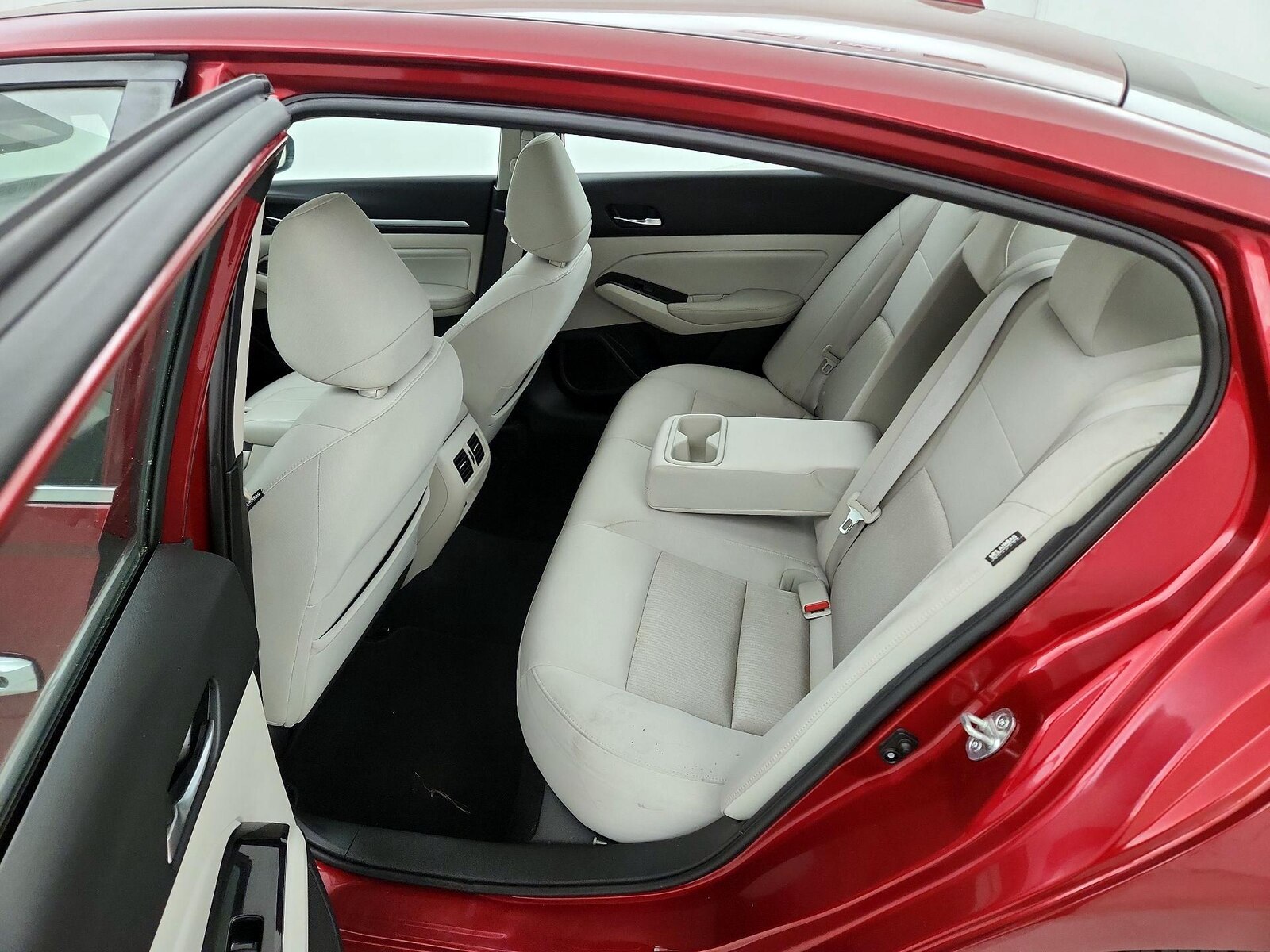 2020 Nissan Altima SV - Photo 21