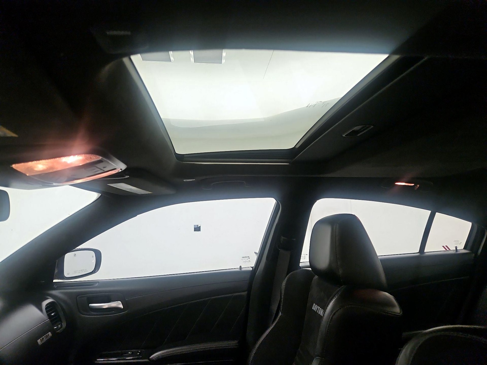 Sunroof(s) & Overhead Airbags