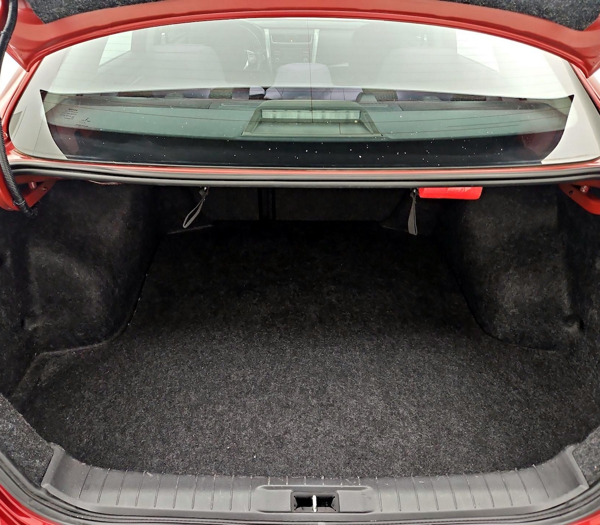 Trunk/Cargo (Seats Up)