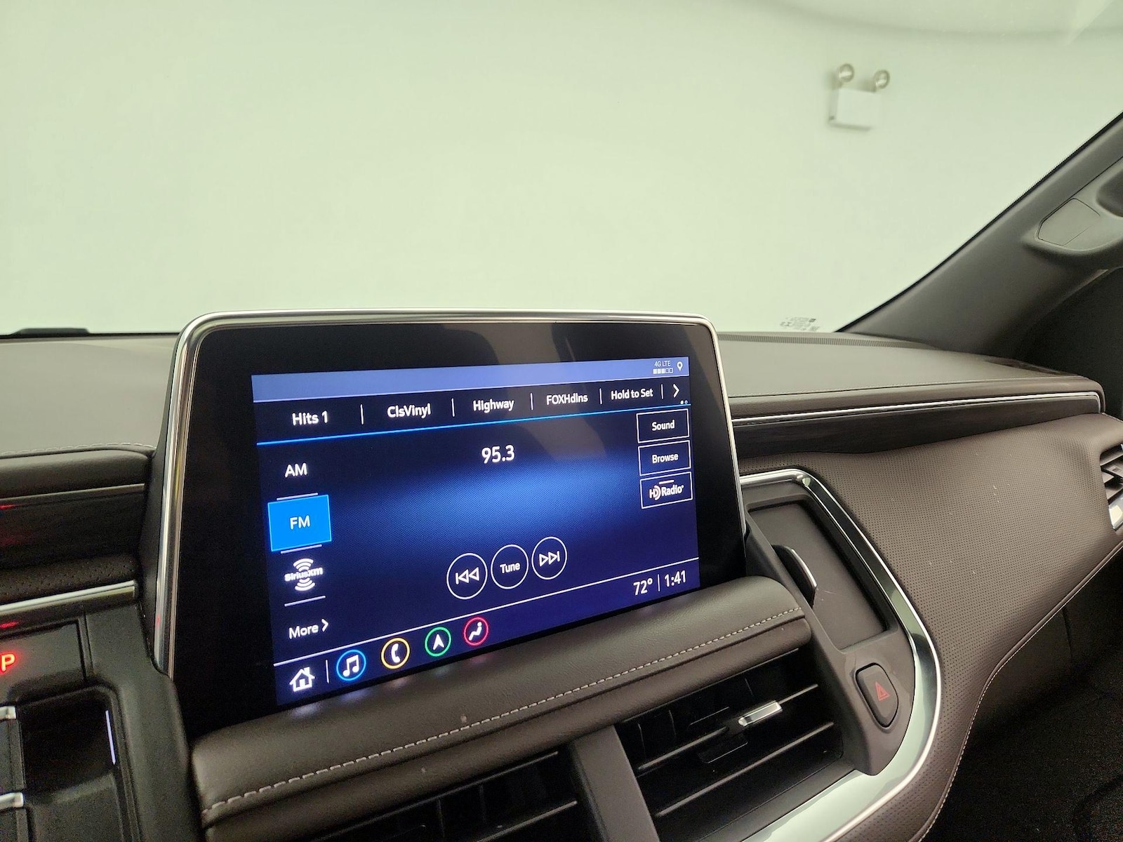 2021 GMC Yukon SLT - Photo 17