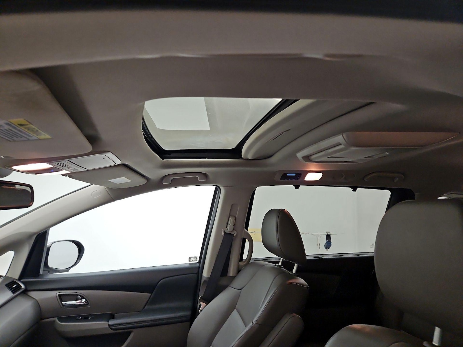 Sunroof(s) & Overhead Airbags