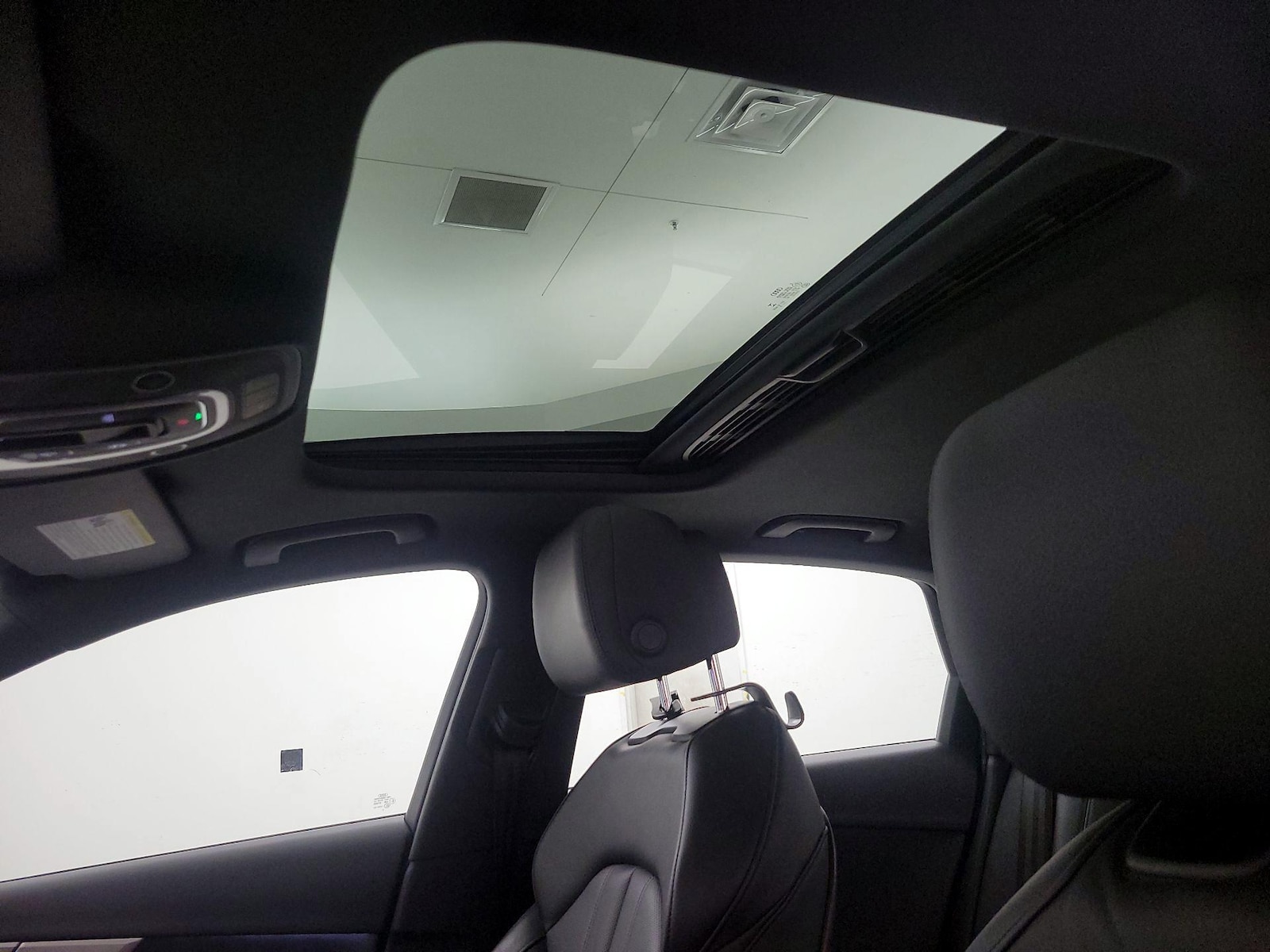 Sunroof(s) & Overhead Airbags