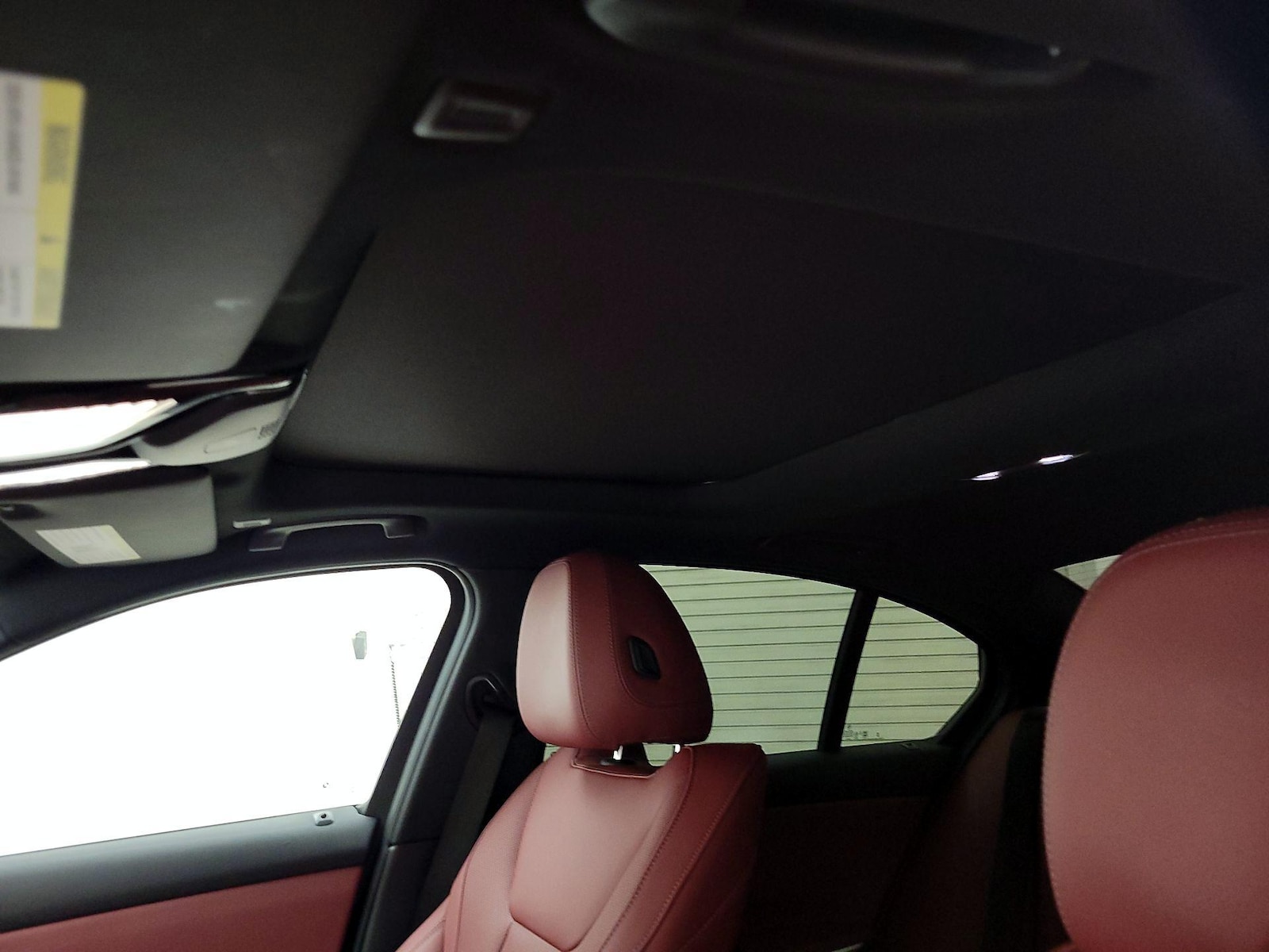 Sunroof(s) & Overhead Airbags