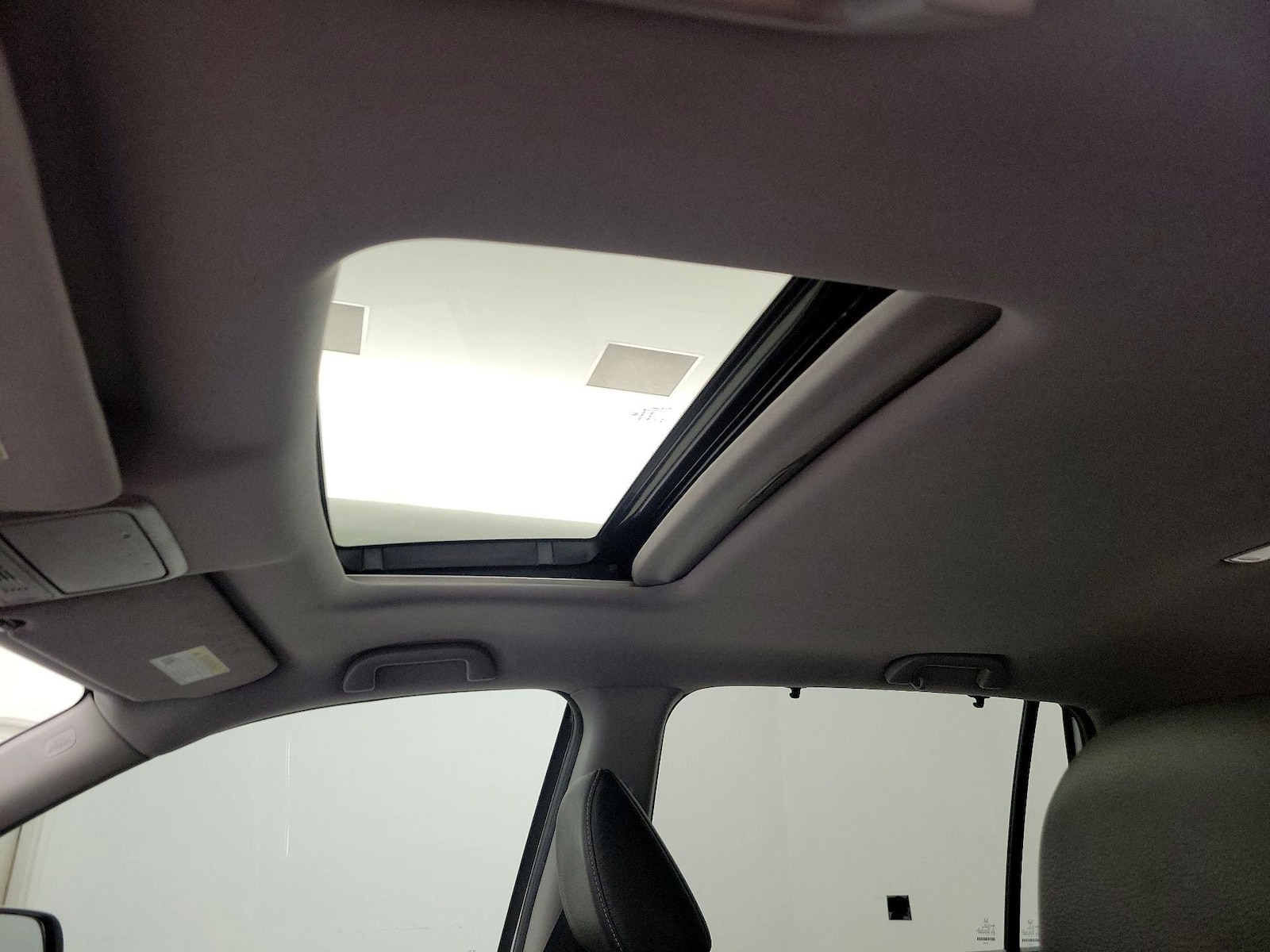Sunroof(s) & Overhead Airbags
