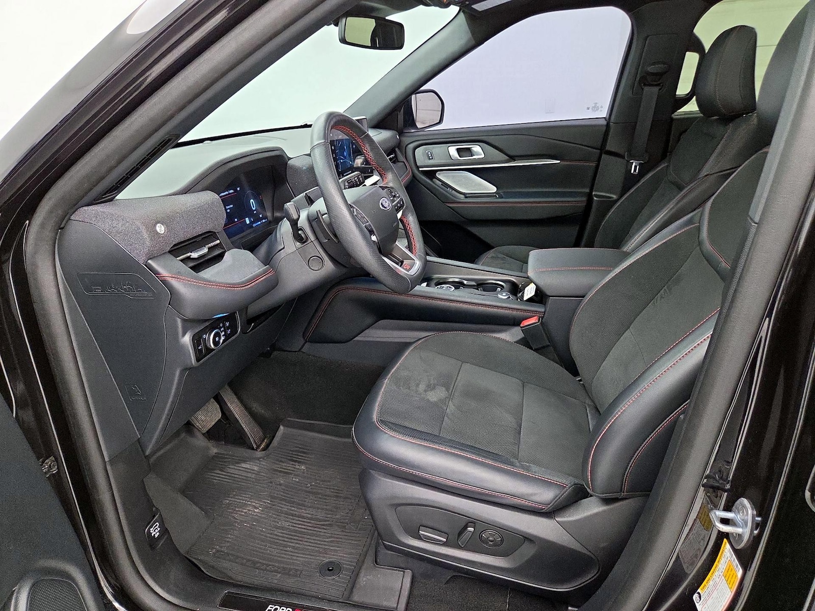2025 Ford Explorer ST - Photo 12
