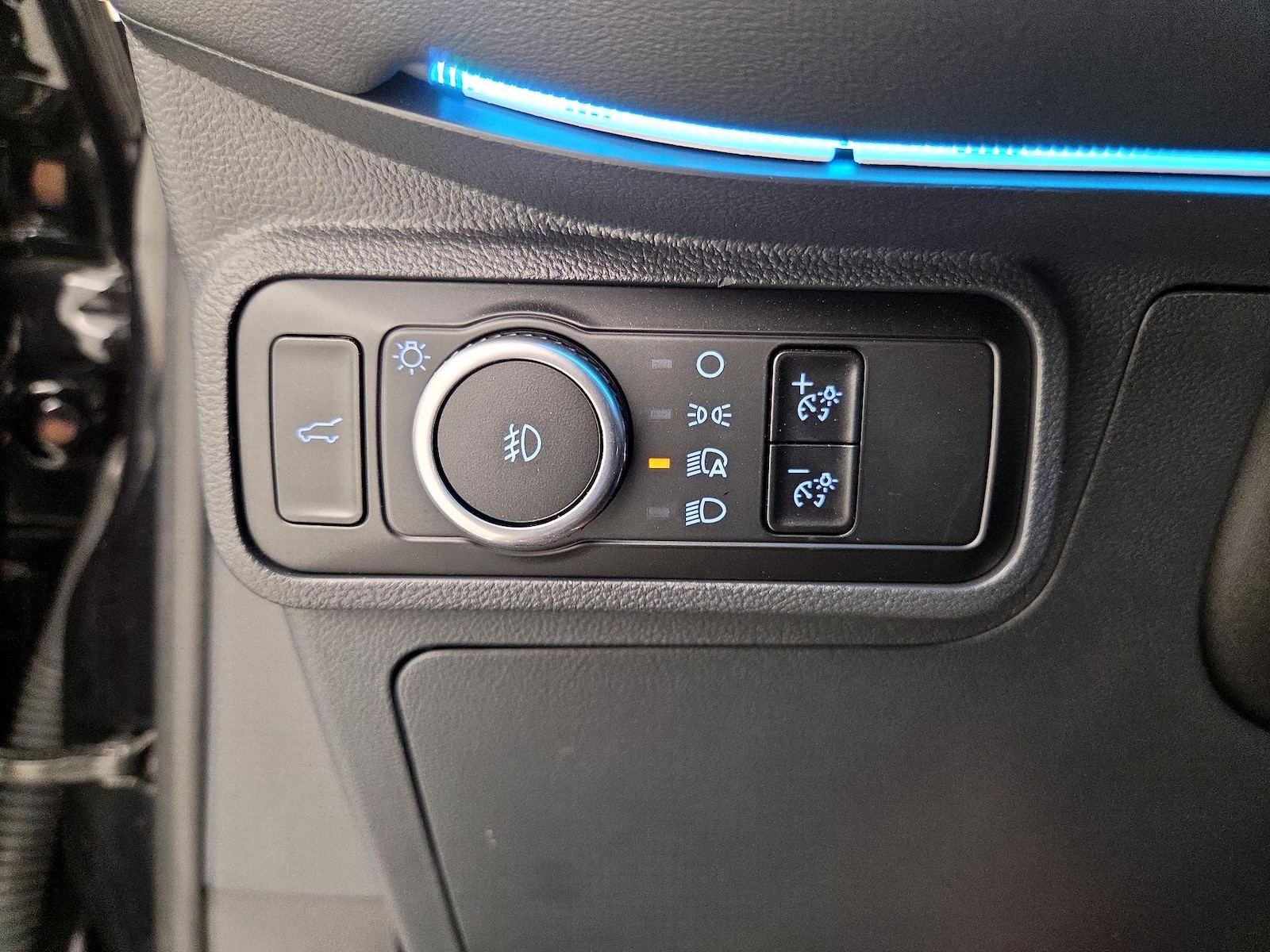 2025 Ford Explorer ST - Photo 14