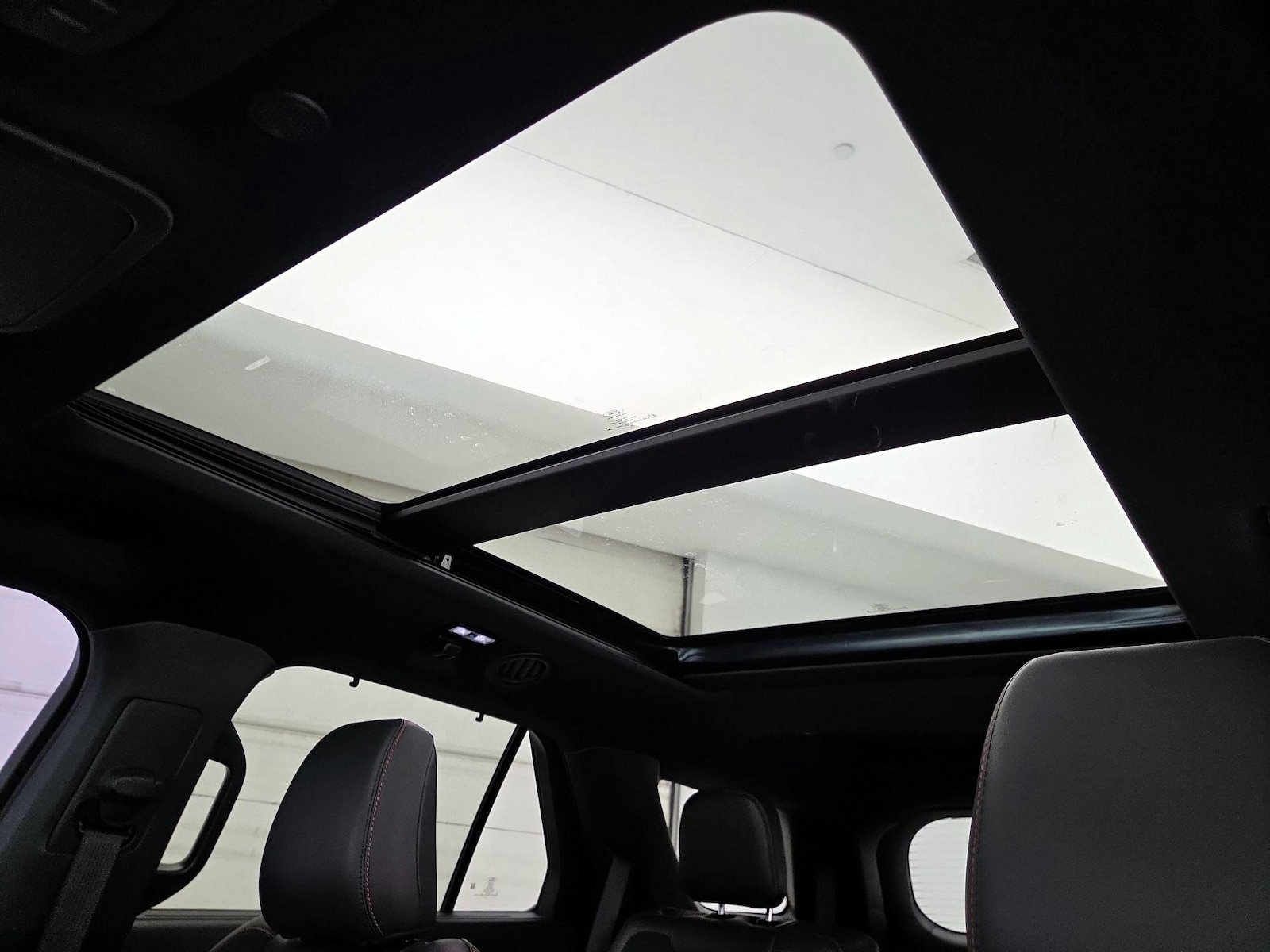 2025 Ford Explorer ST - Photo 20