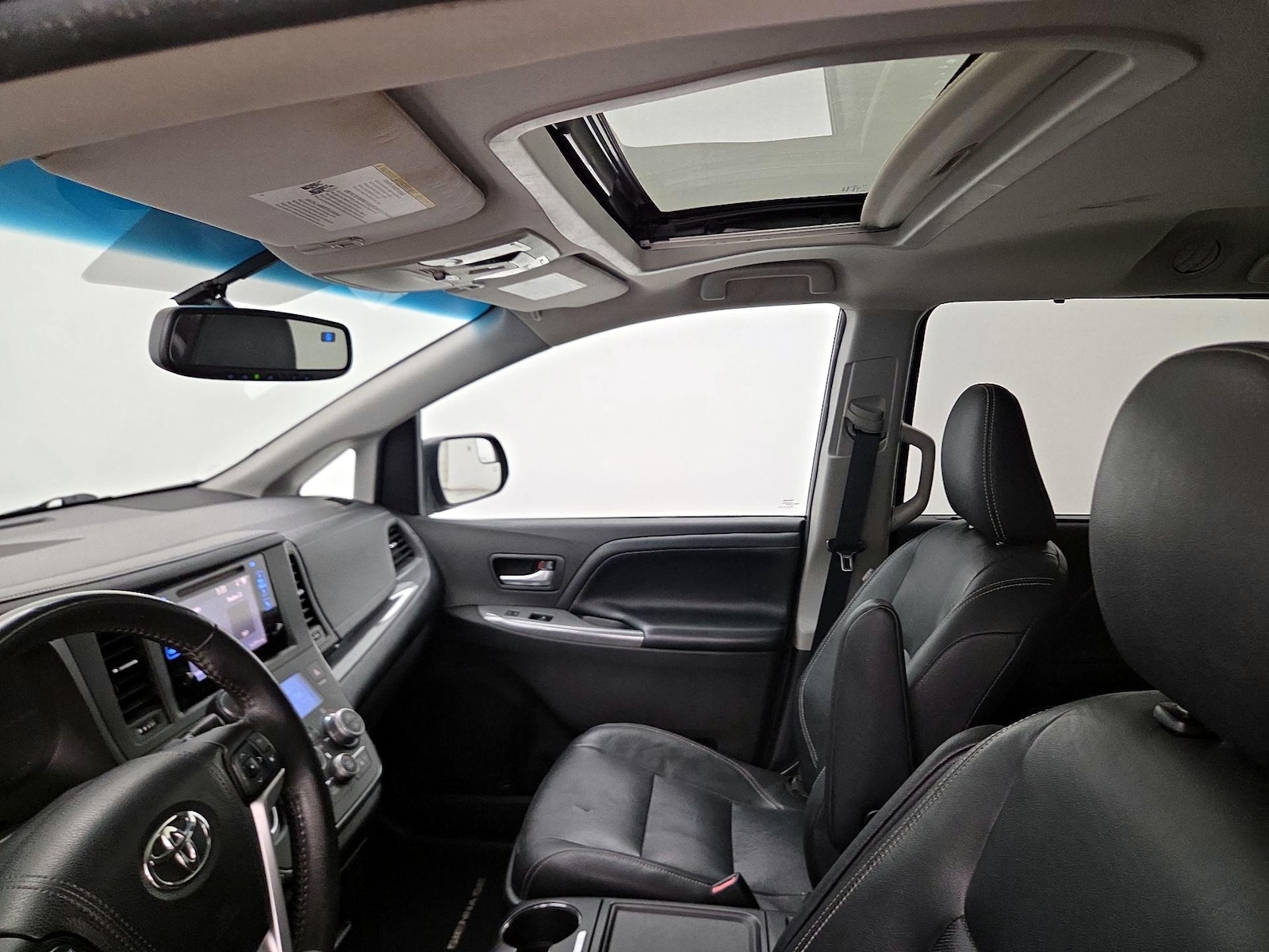 Sunroof(s) & Overhead Airbags