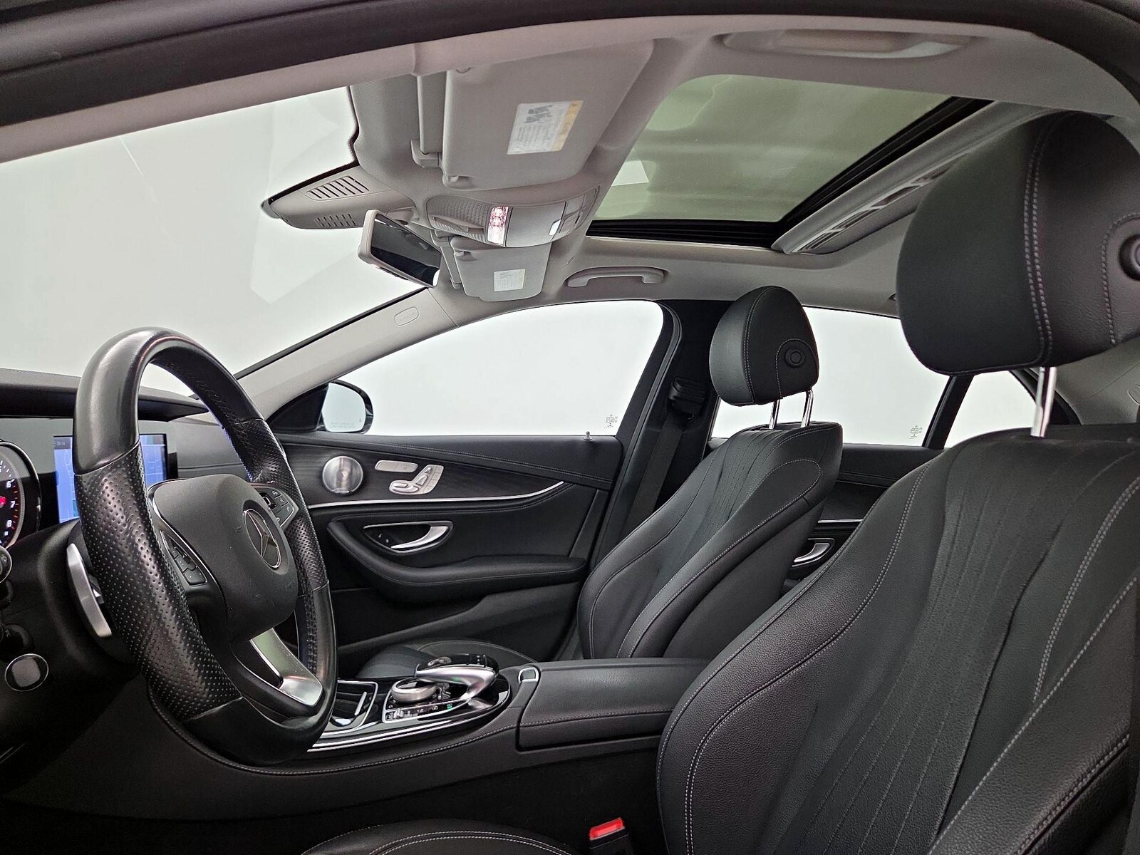 Sunroof(s) & Overhead Airbags