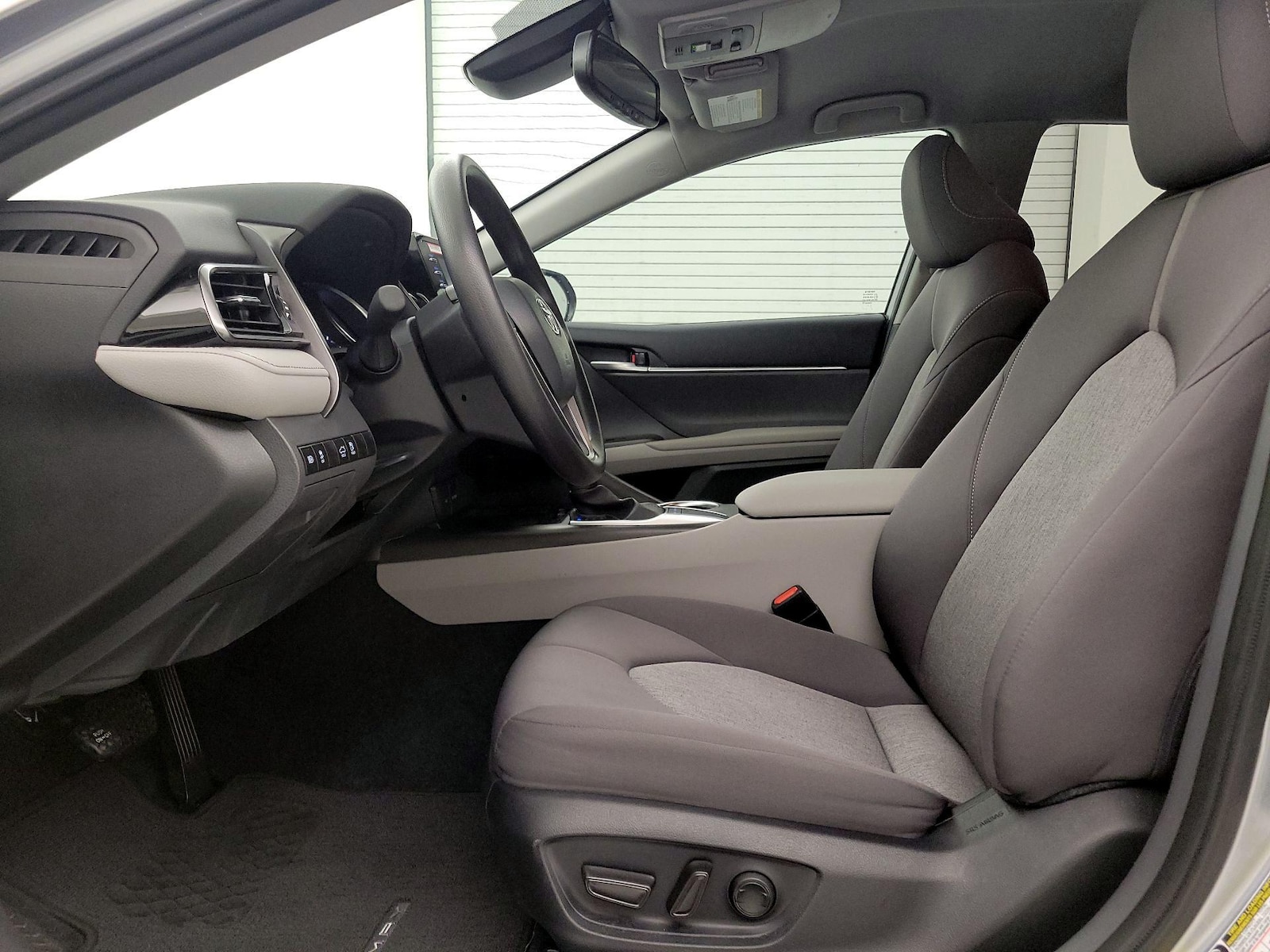 Power Seat(s) & Side Airbags