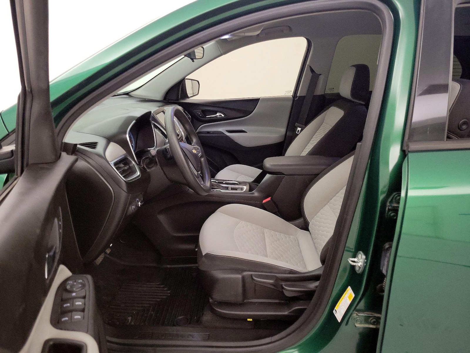 2018 Chevrolet Equinox LS - Photo 12