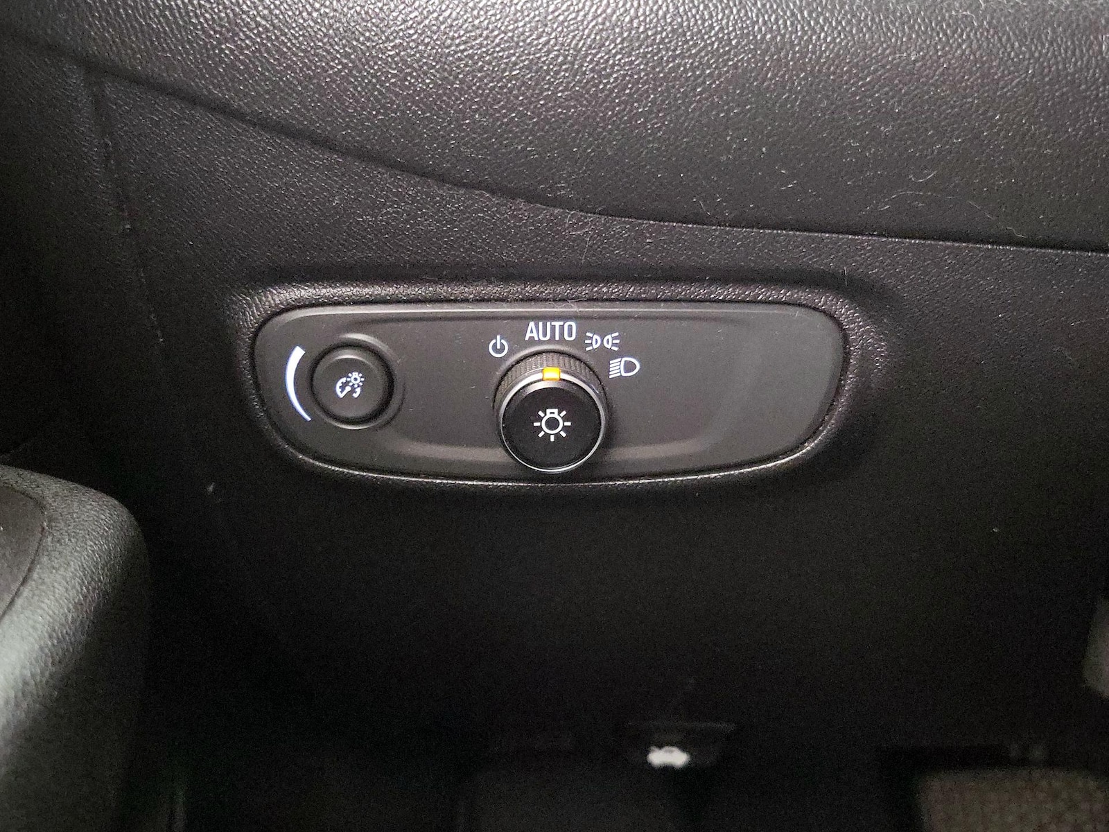 2018 Chevrolet Equinox LS - Photo 14