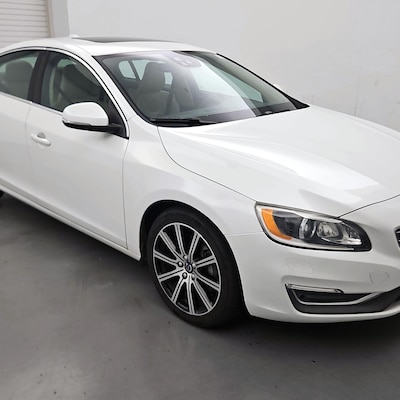 2017 Volvo S60 T5 Inscription Platinum