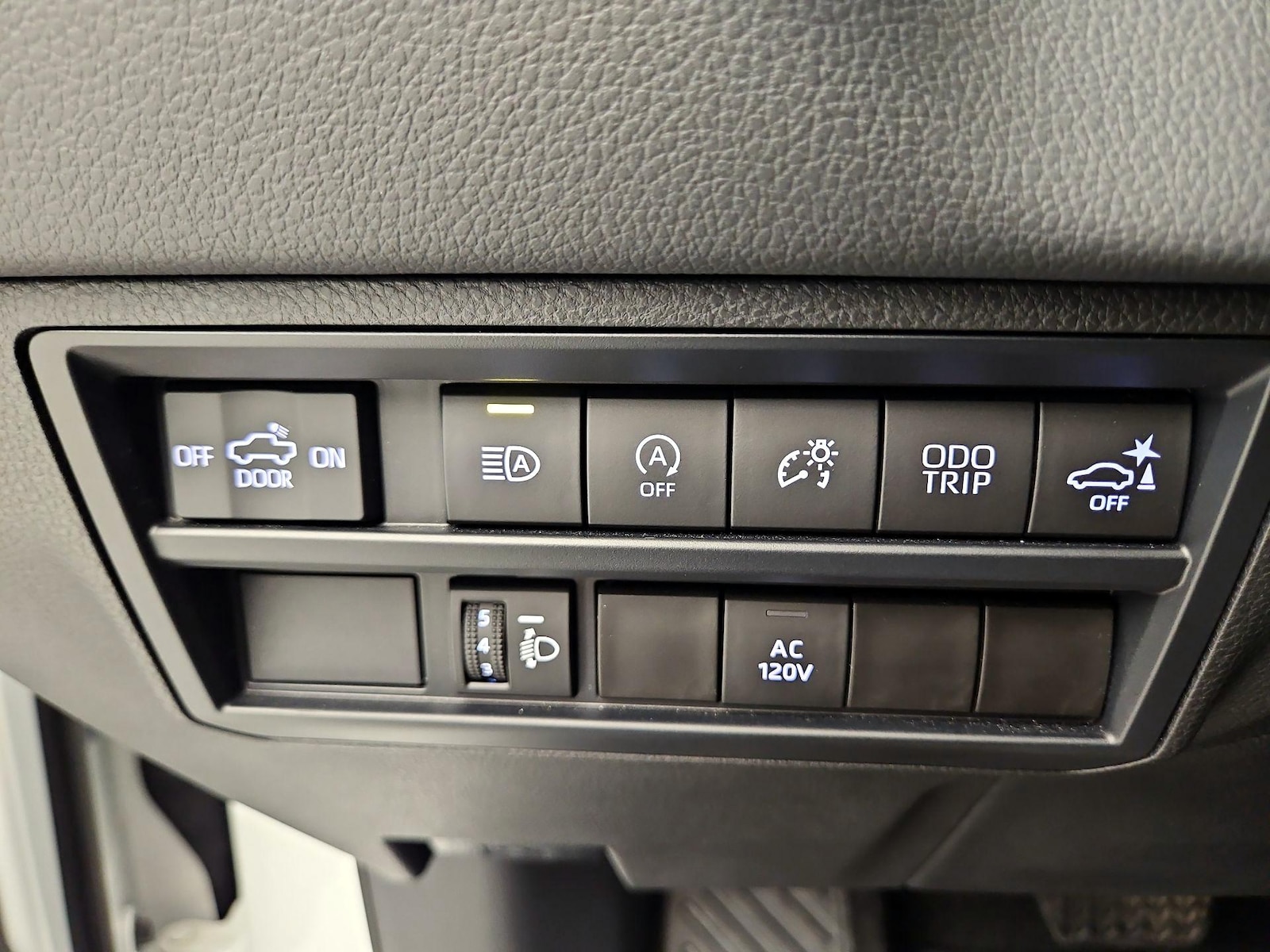 2023 Toyota Tundra Limited - Photo 14