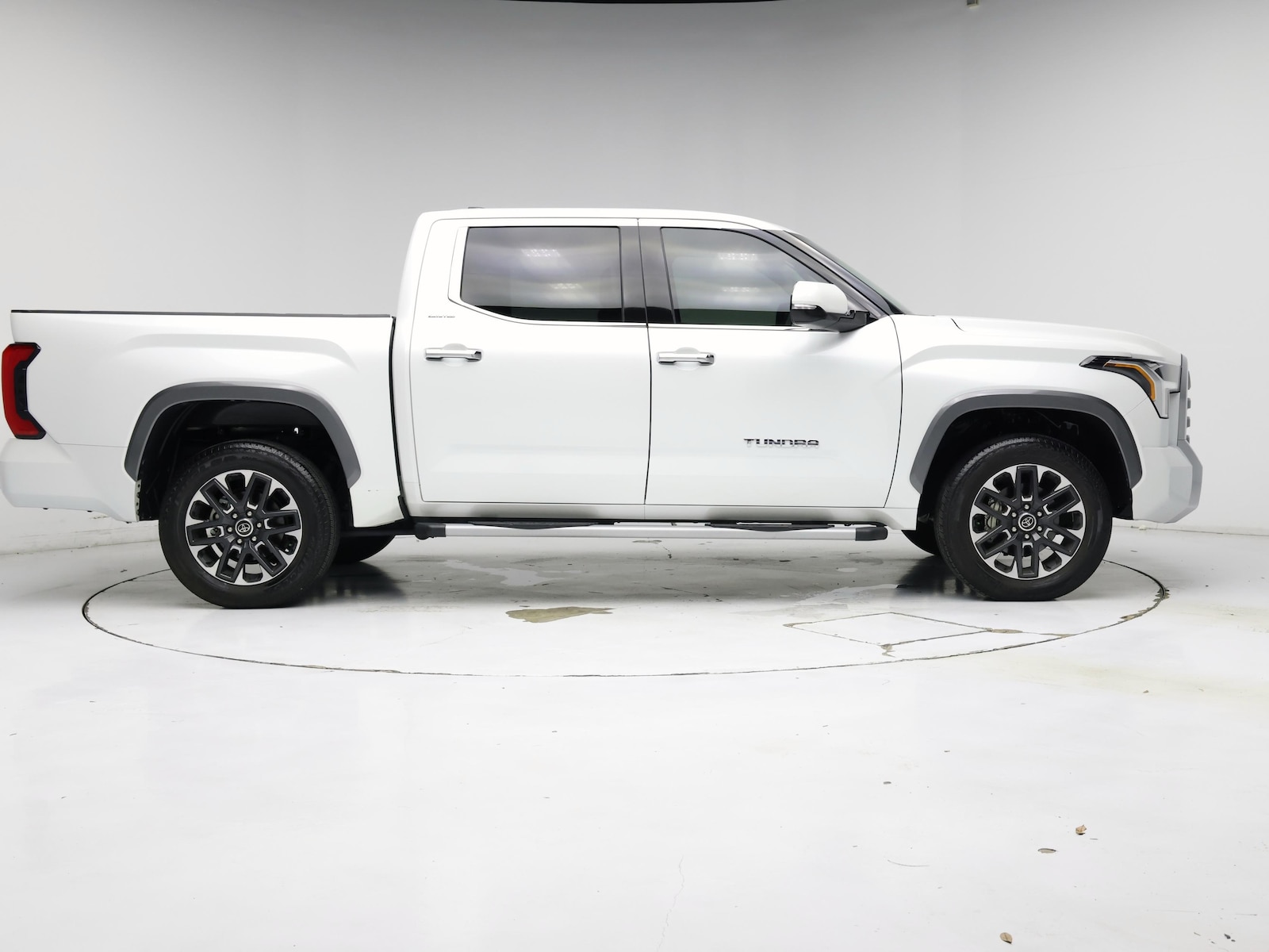 2023 Toyota Tundra Limited - Photo 8