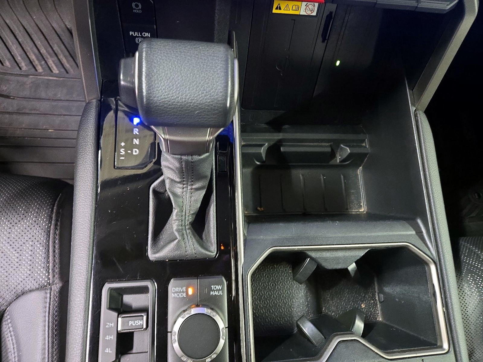 2022 Toyota Tundra Limited - Photo 18