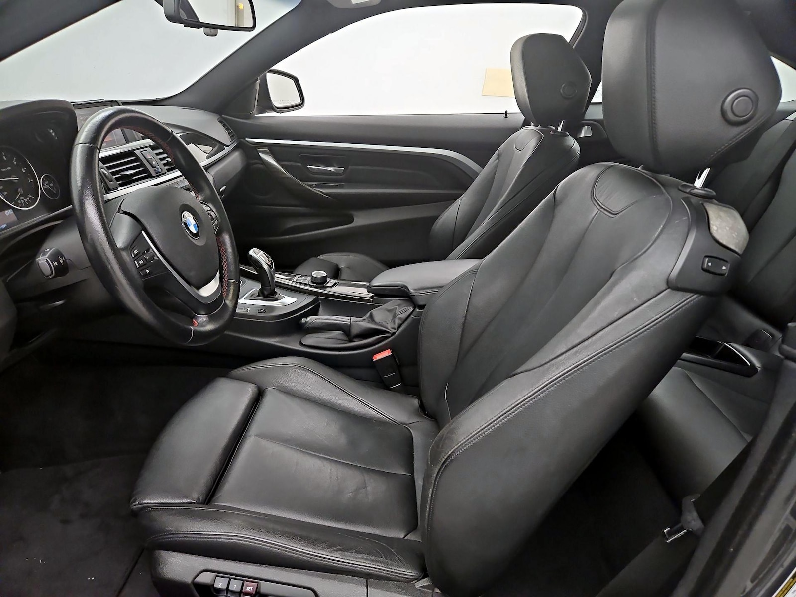 Power Seat(s) & Side Airbags