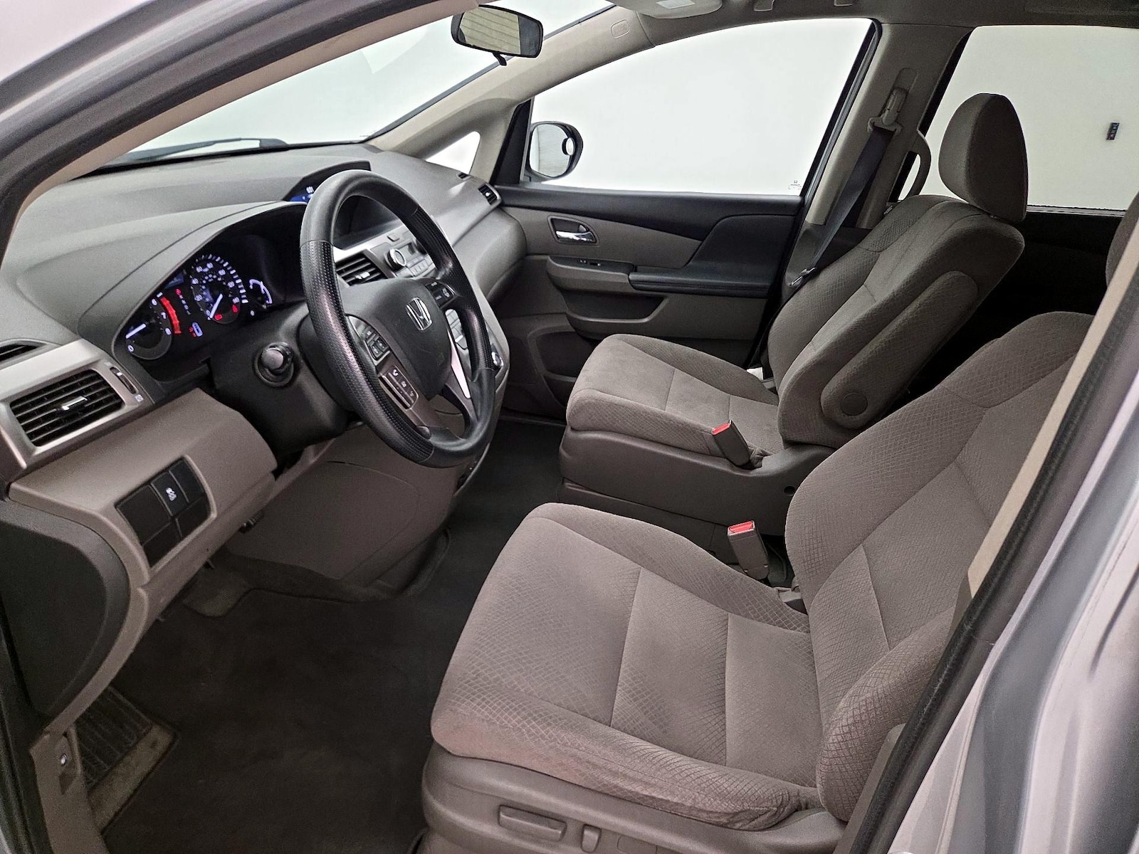 Power Seat(s) & Side Airbags