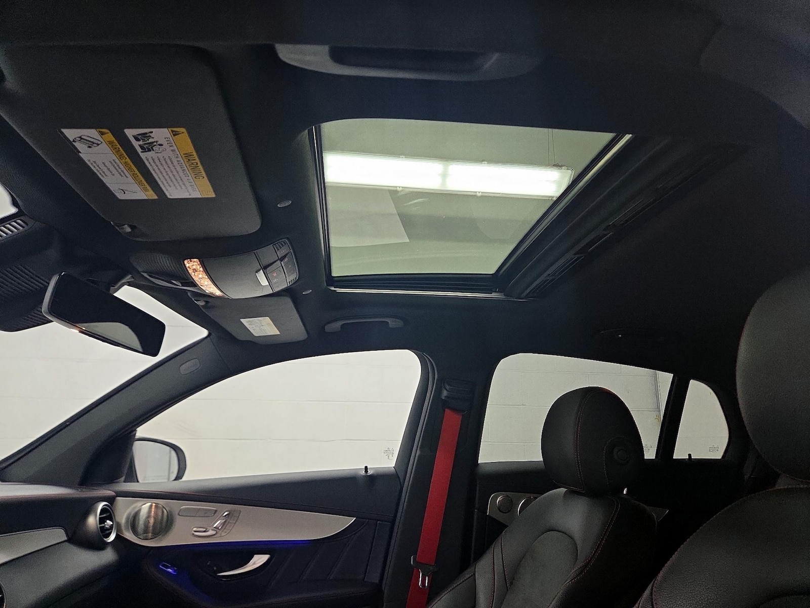 Sunroof(s) & Overhead Airbags