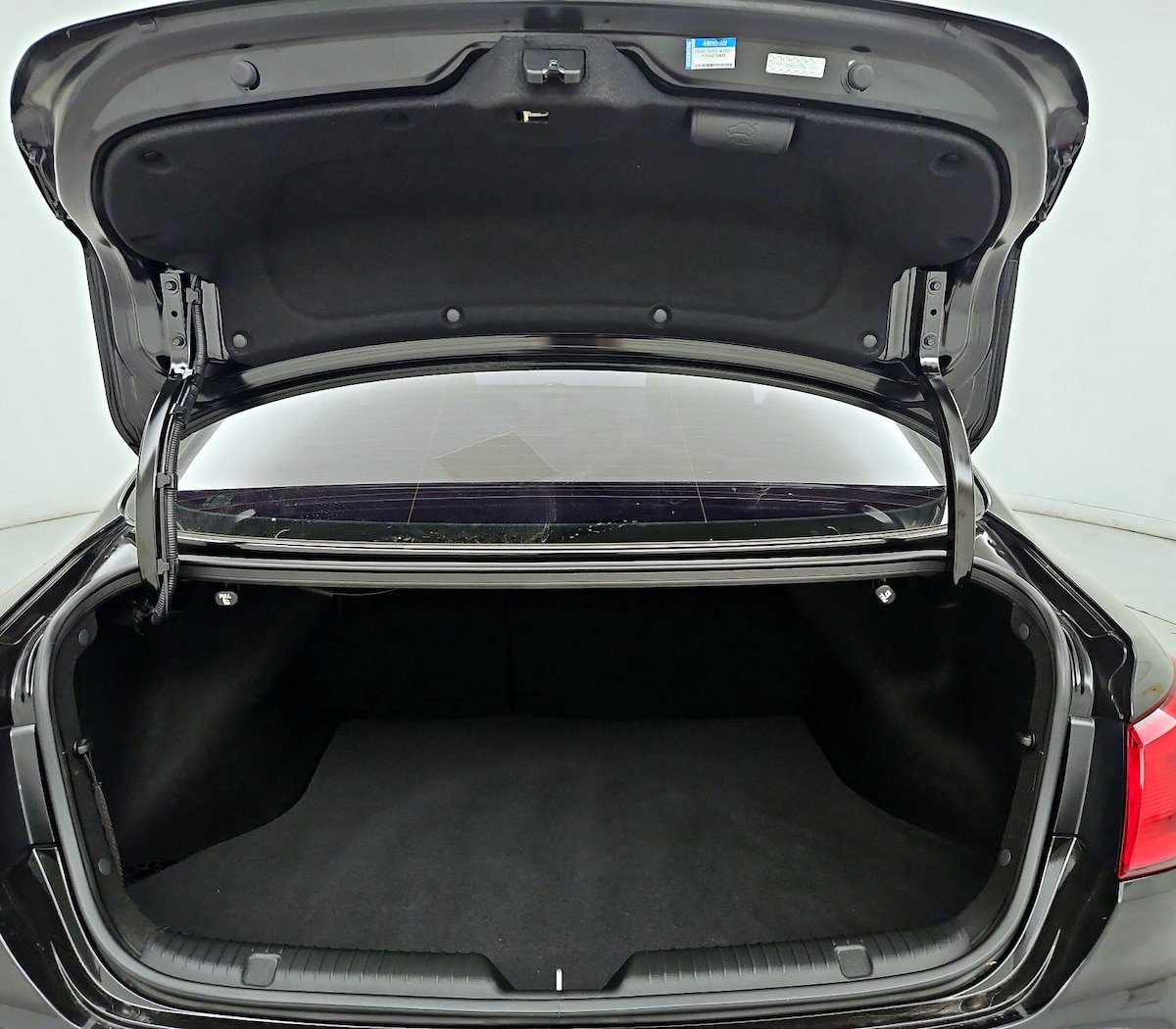 Trunk/Cargo (Seats Up)