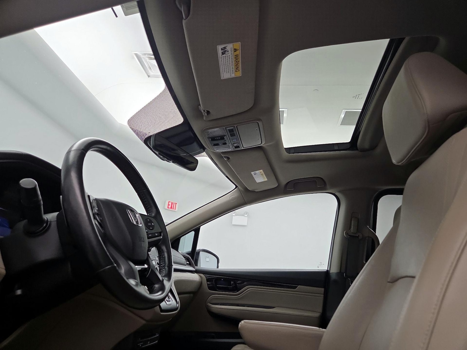 Sunroof(s) & Overhead Airbags