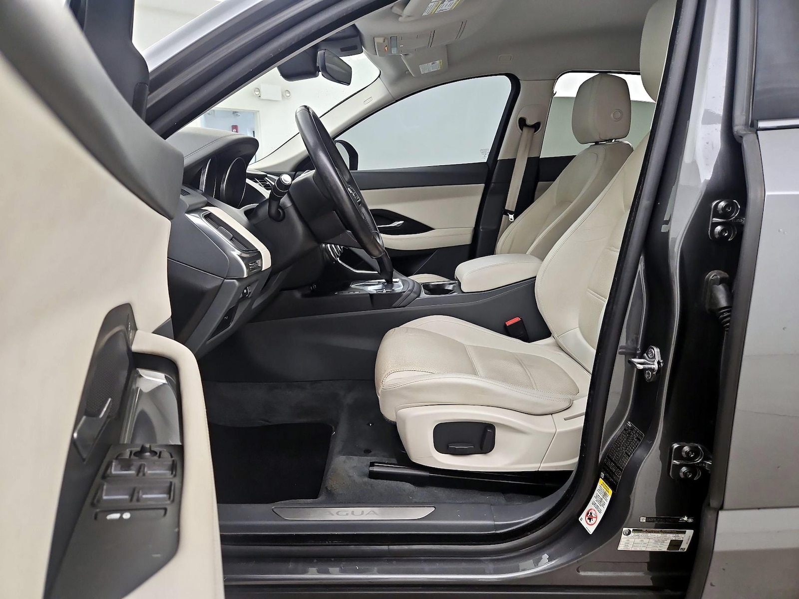 2020 Jaguar E-PACE Base - Photo 12