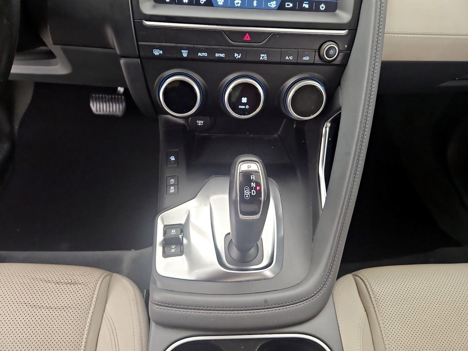 2020 Jaguar E-PACE Base - Photo 18