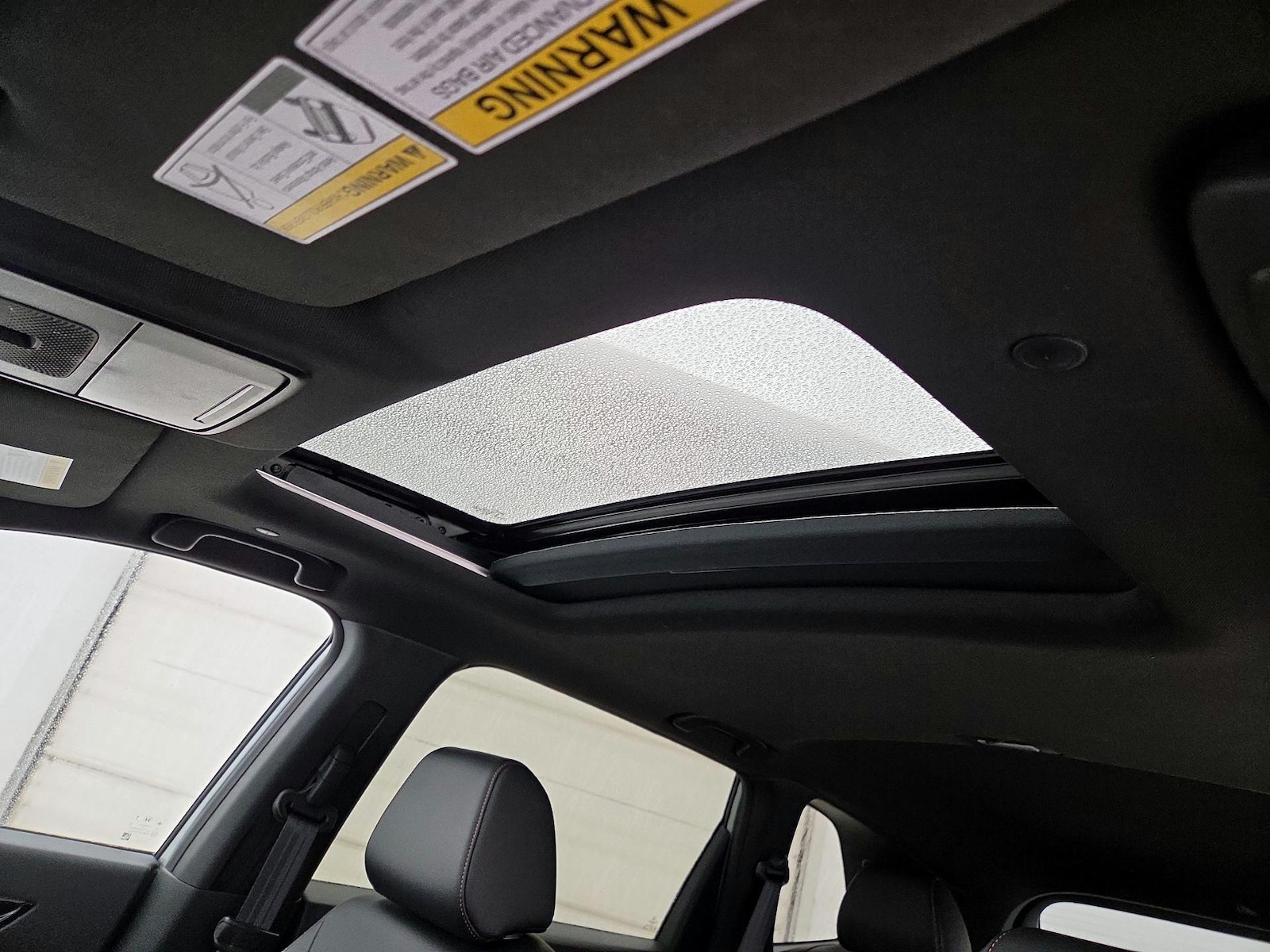 Sunroof(s) & Overhead Airbags