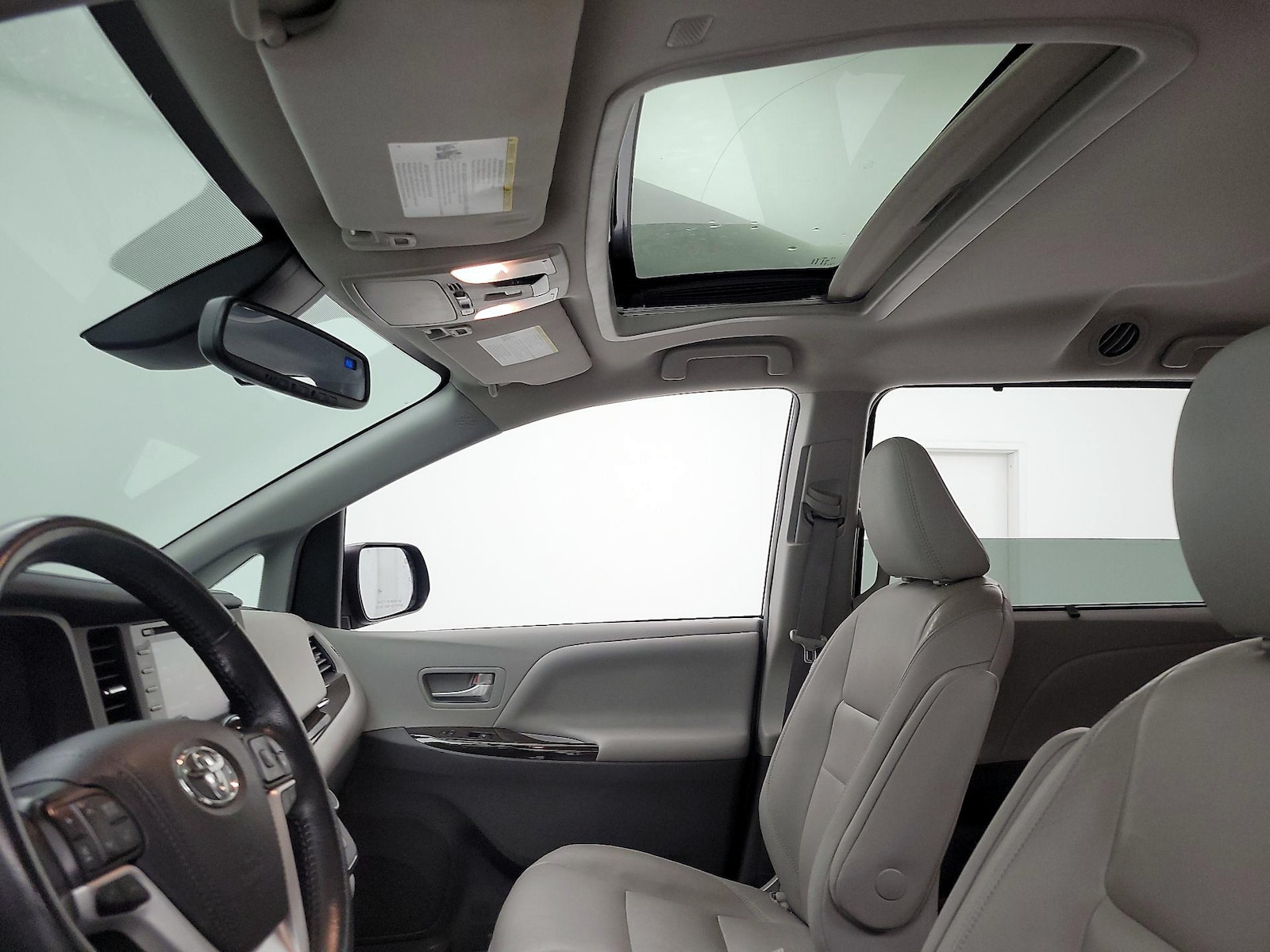 Sunroof(s) & Overhead Airbags