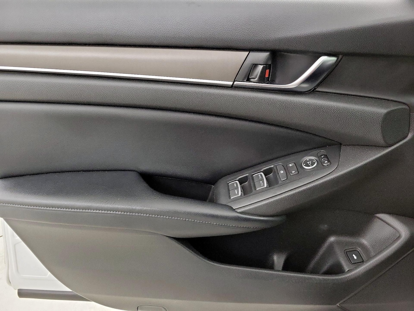 2018 Honda Accord LX - Photo 13