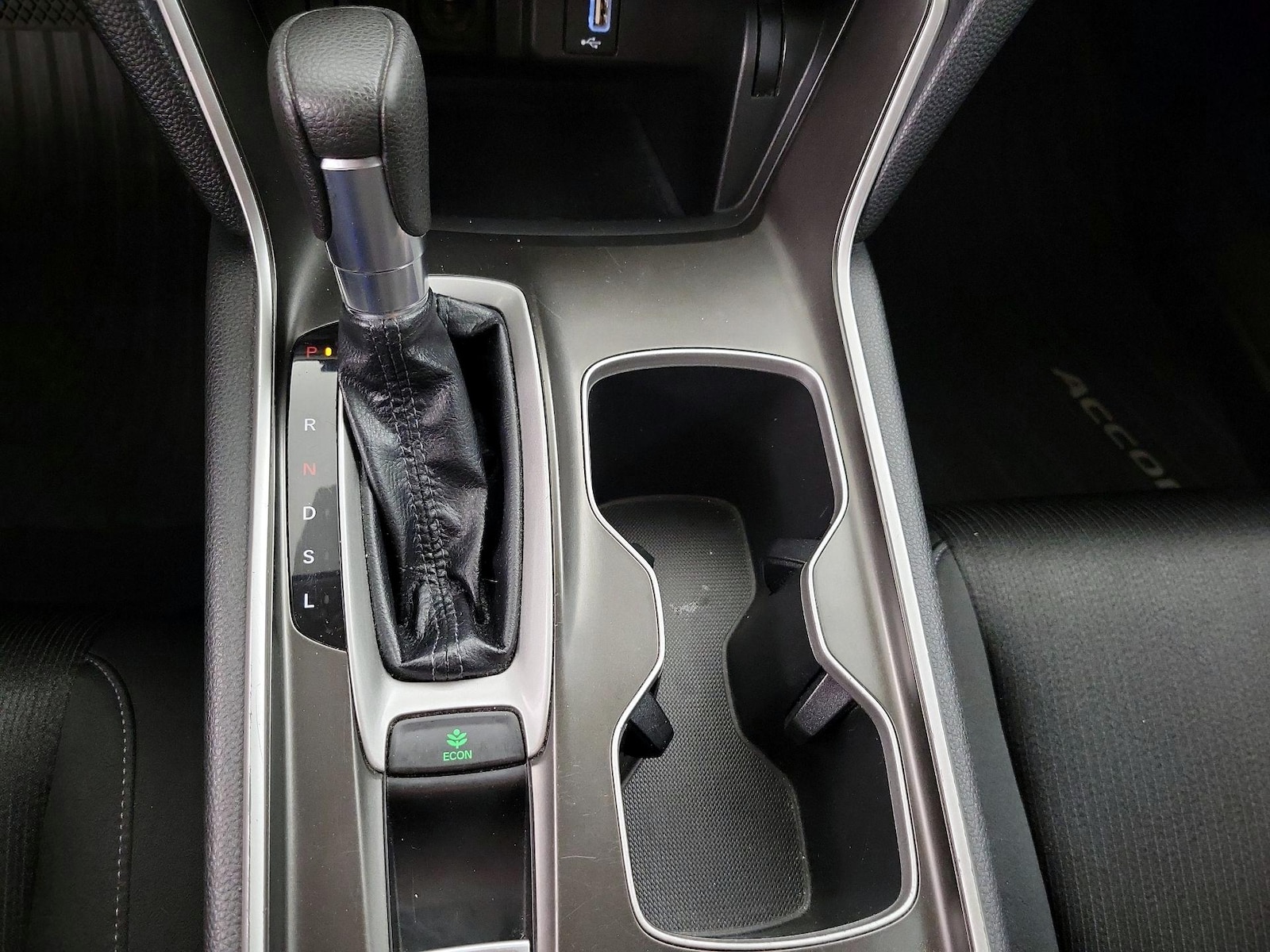 2018 Honda Accord LX - Photo 18