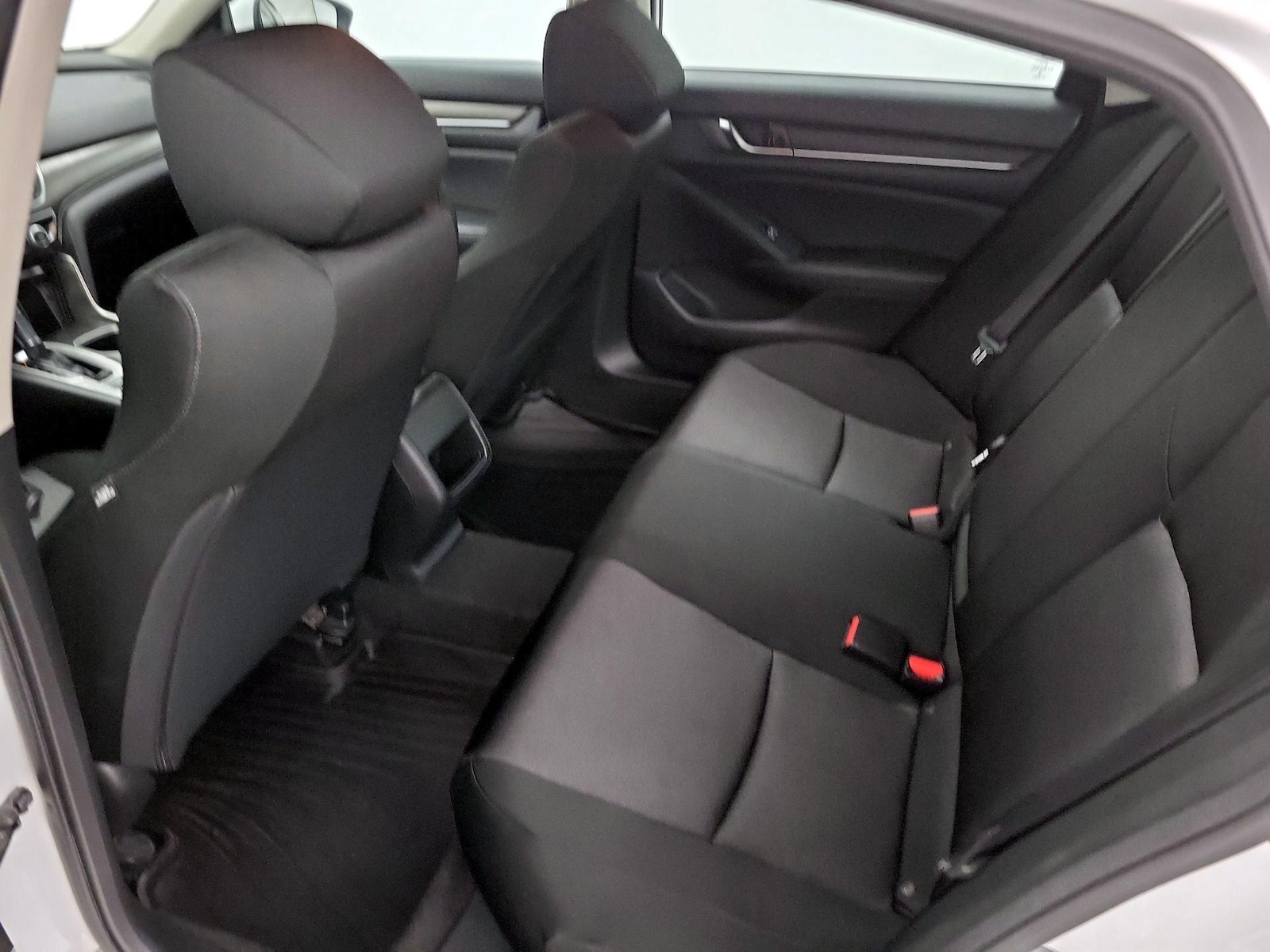 2018 Honda Accord LX - Photo 20