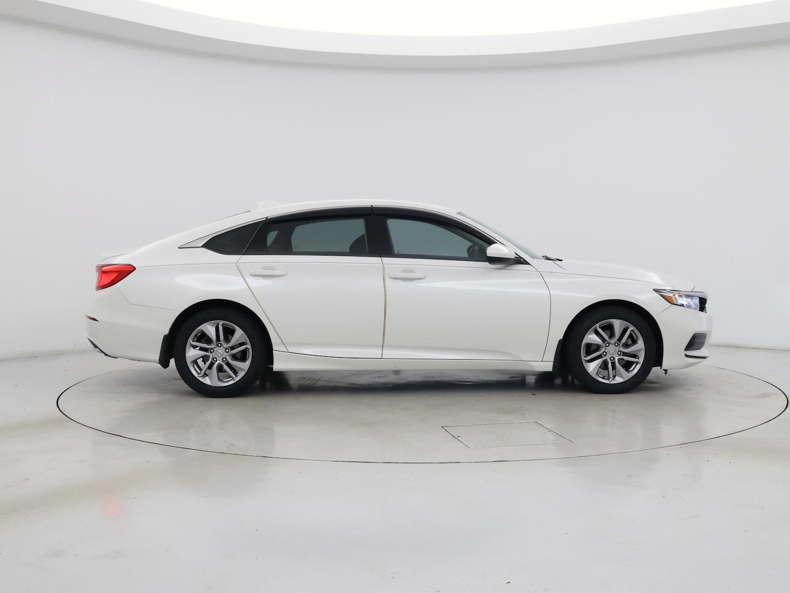 2018 Honda Accord LX - Photo 8