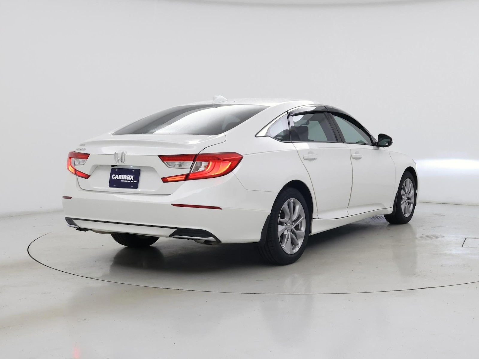 2018 Honda Accord LX - Photo 9