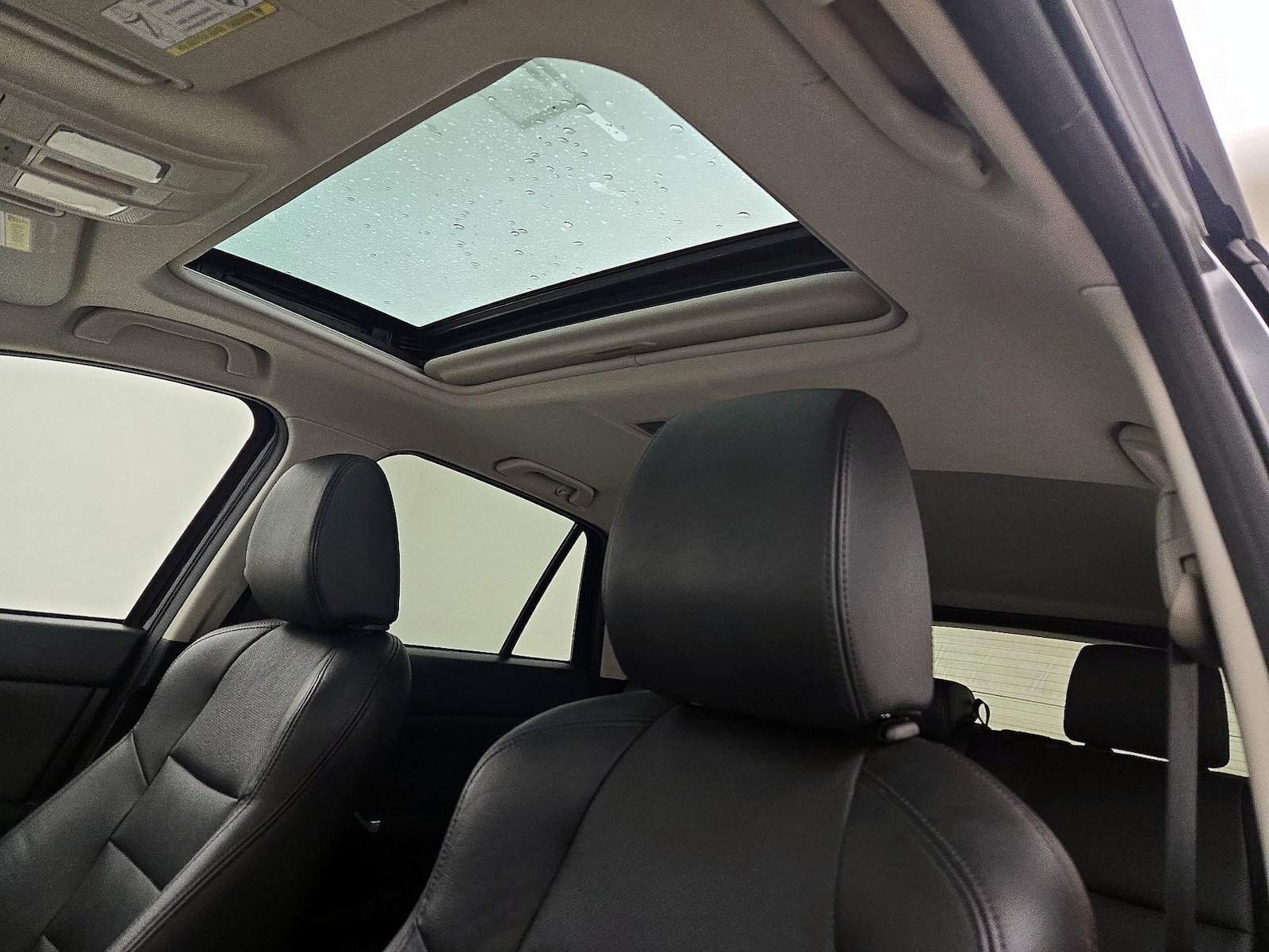 Sunroof(s) & Overhead Airbags