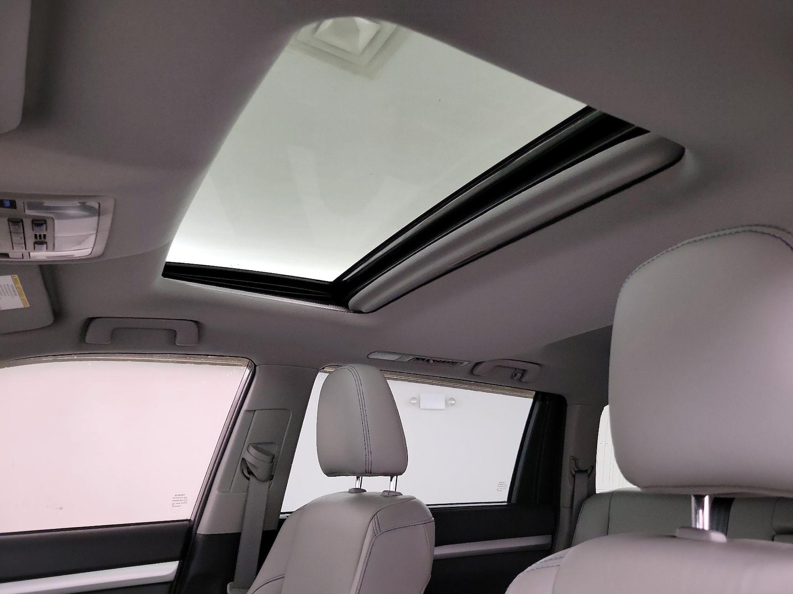 Sunroof(s) & Overhead Airbags