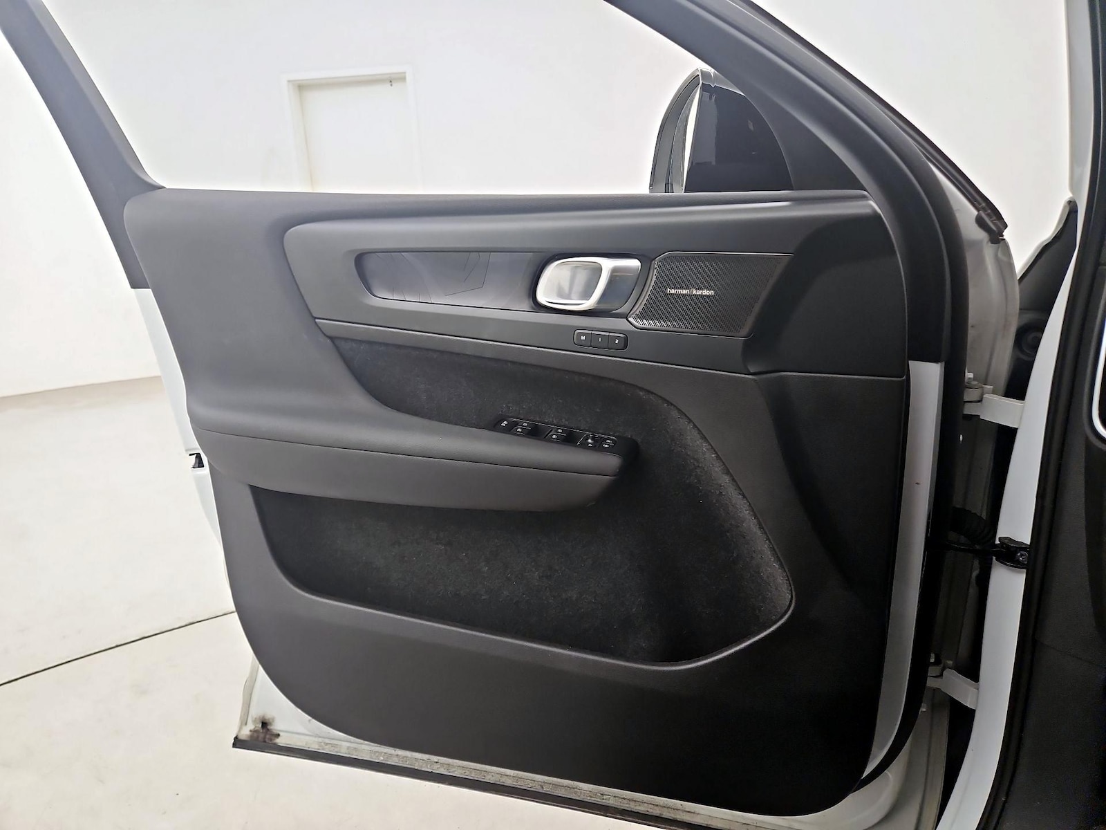 2023 Volvo C40 Ultimate - Photo 13