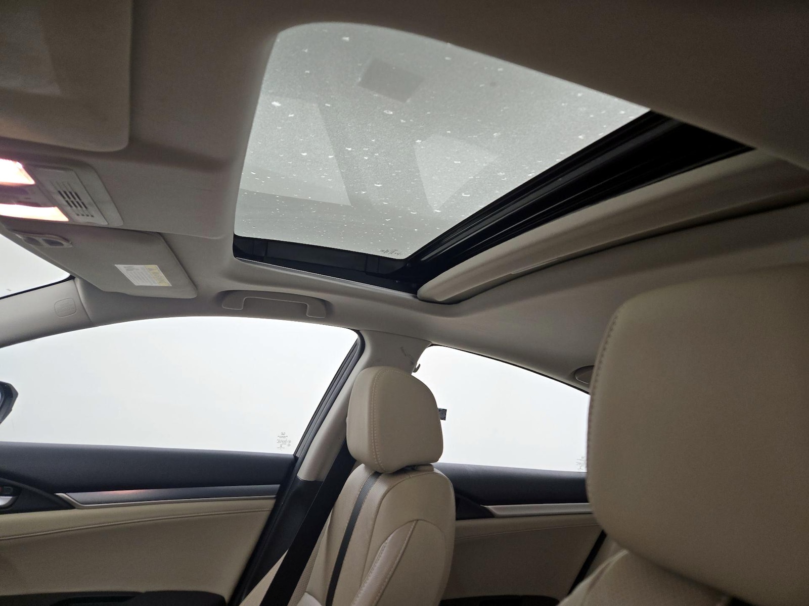 Sunroof(s) & Overhead Airbags