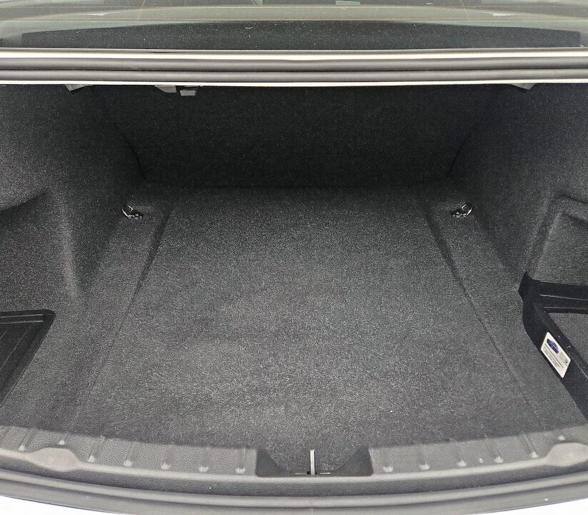 Trunk/Cargo (Seats Up)