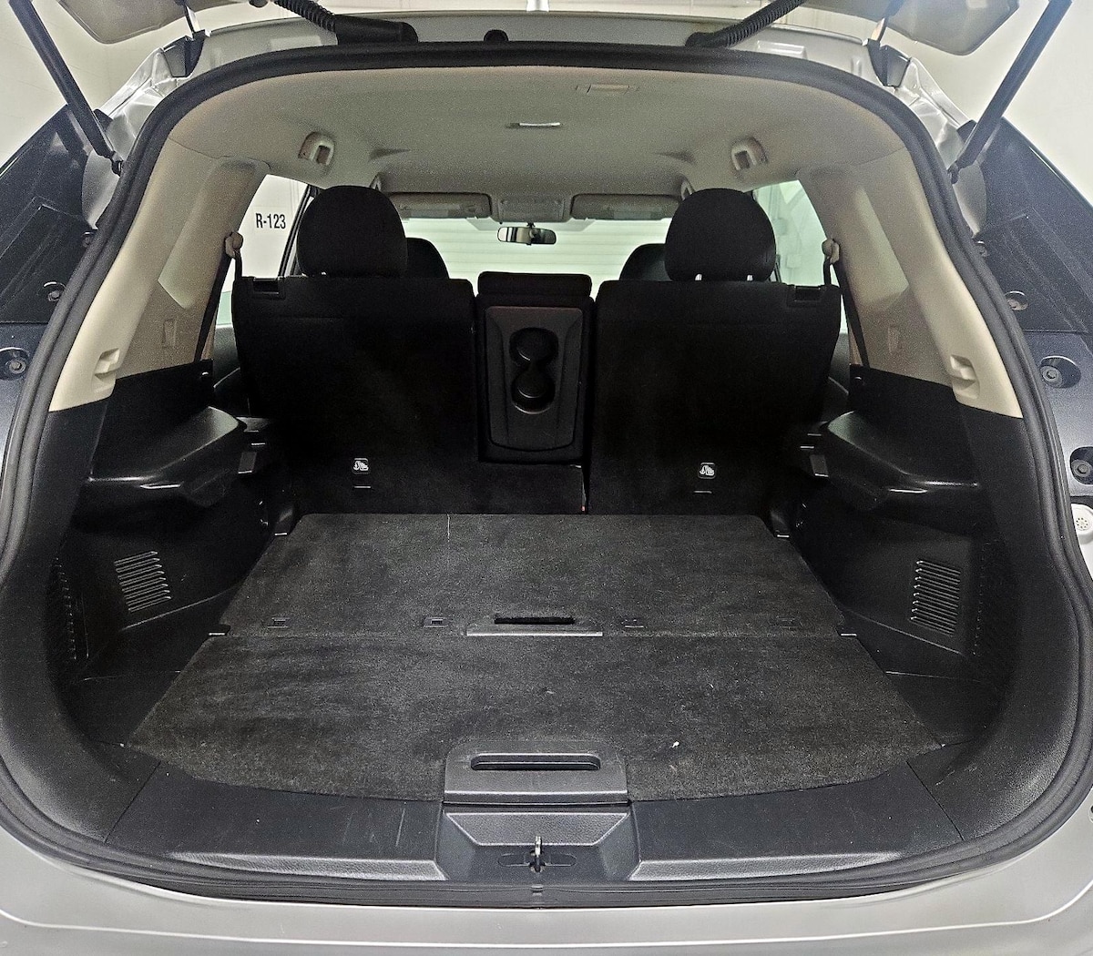 Trunk/Cargo (Seats Up)