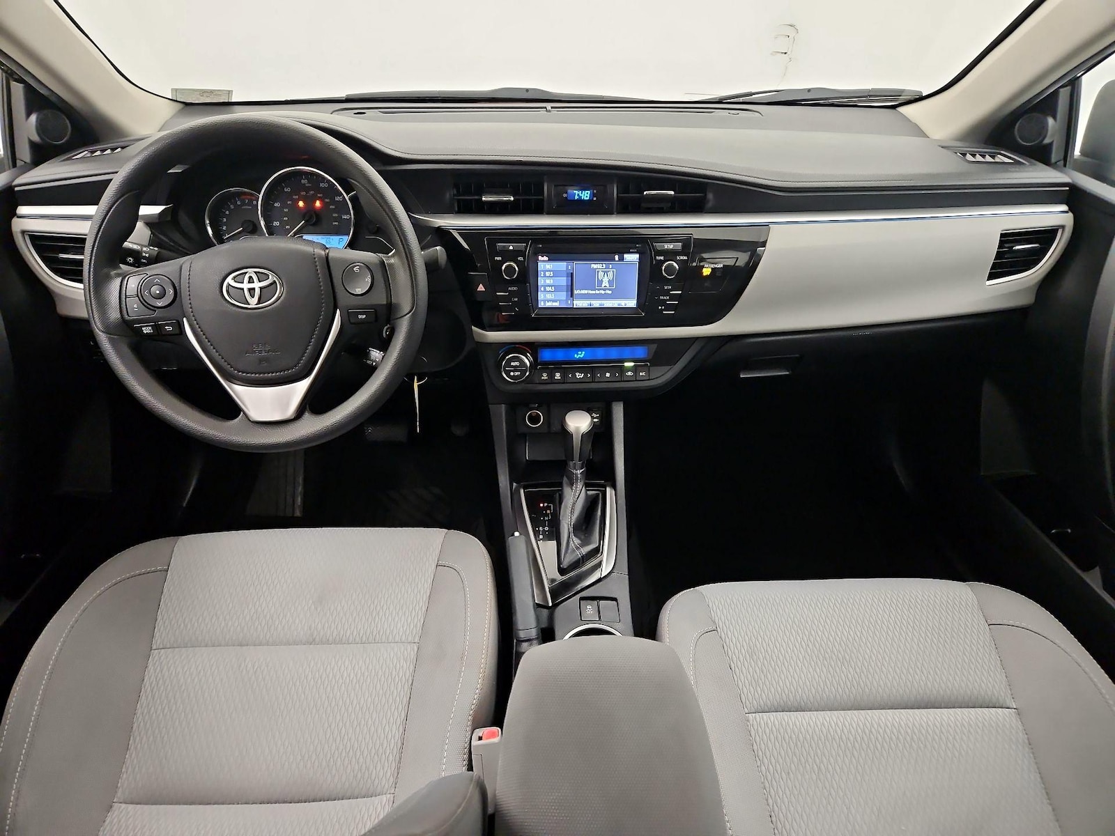 2016 Toyota Corolla LE - Photo 10