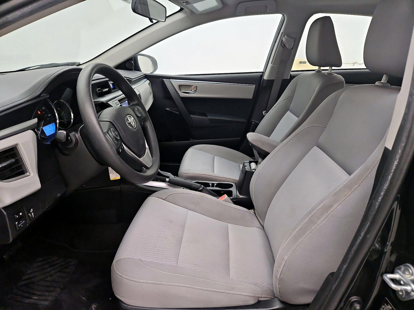 2016 Toyota Corolla LE - Photo 12