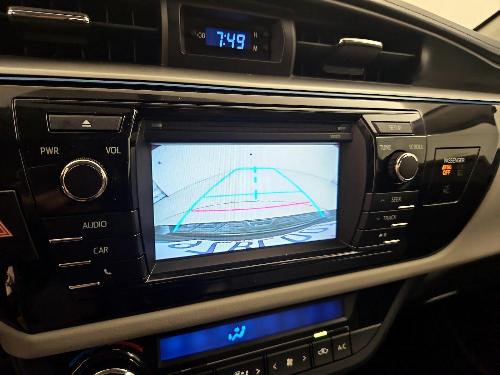 2016 Toyota Corolla LE - Photo 15