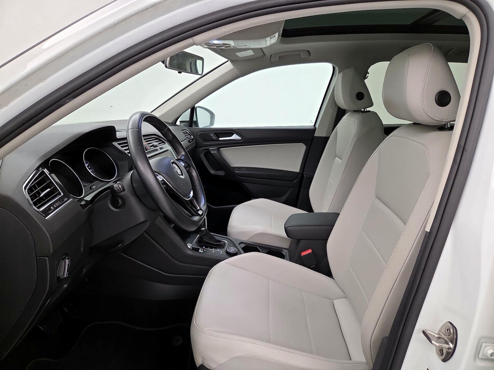 2019 Volkswagen Tiguan SE - Photo 12