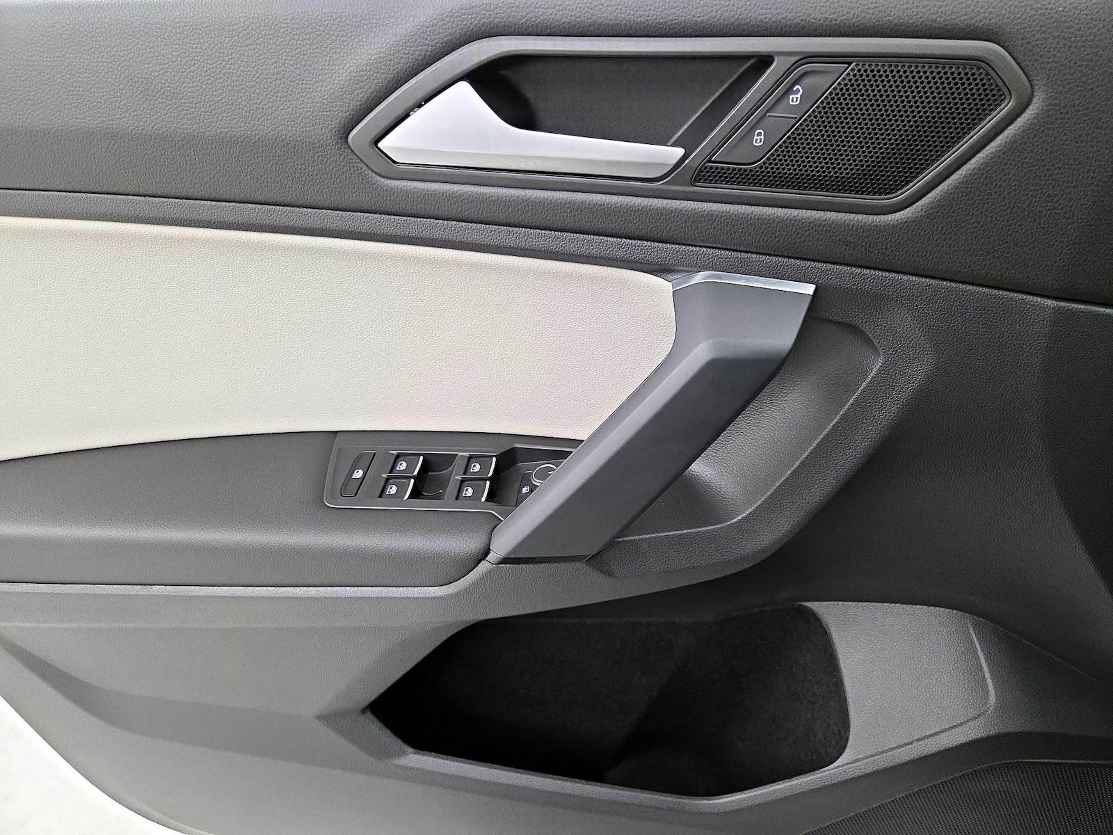 2019 Volkswagen Tiguan SE - Photo 13